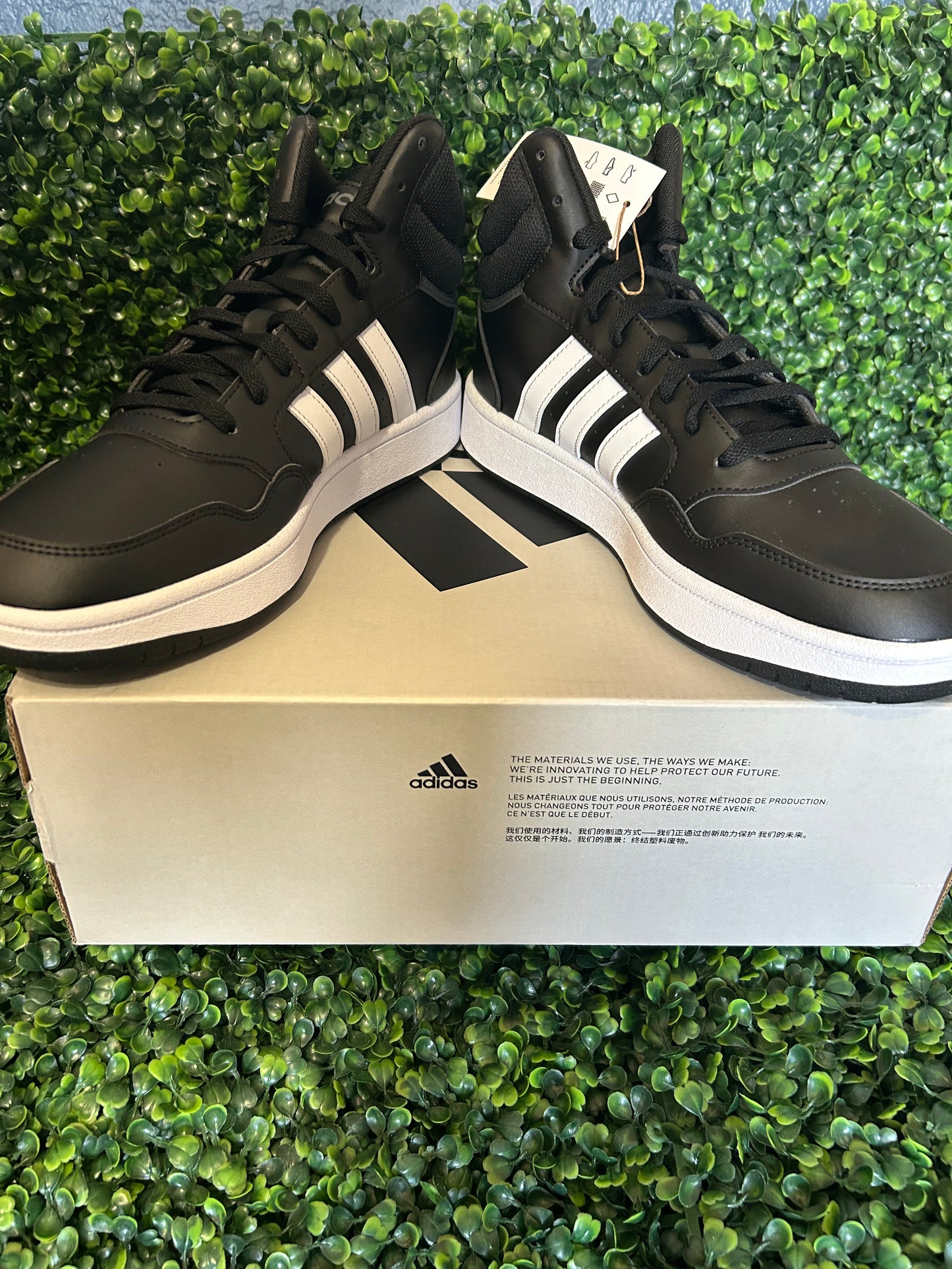 Adidas hoop mid size 10