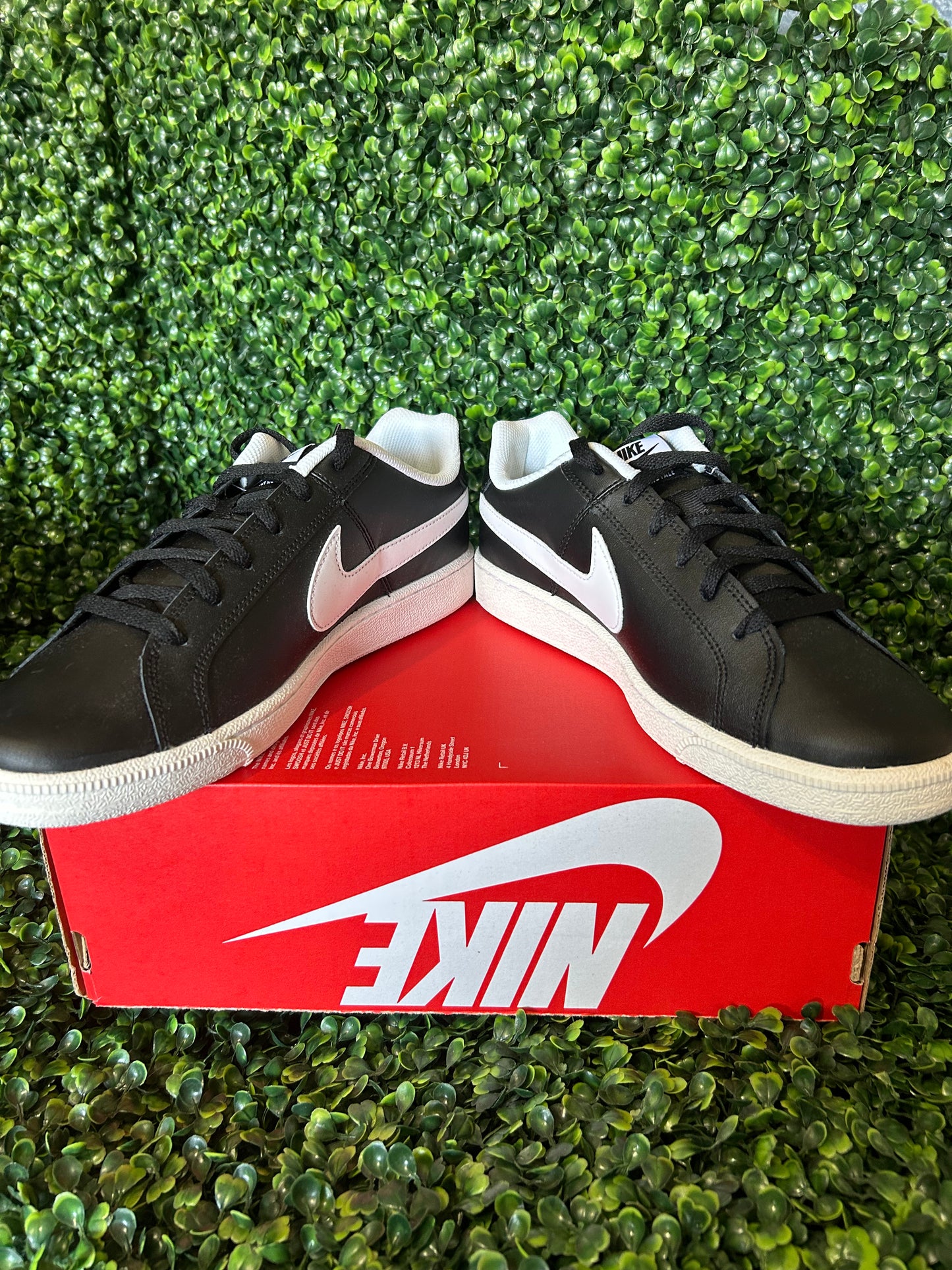 Nike court royale