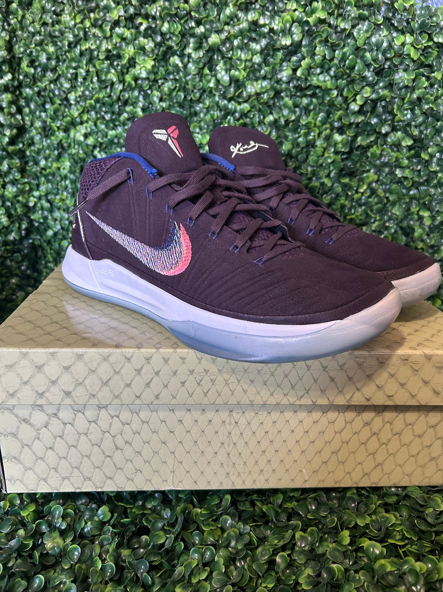 Nike kobe AD size 10