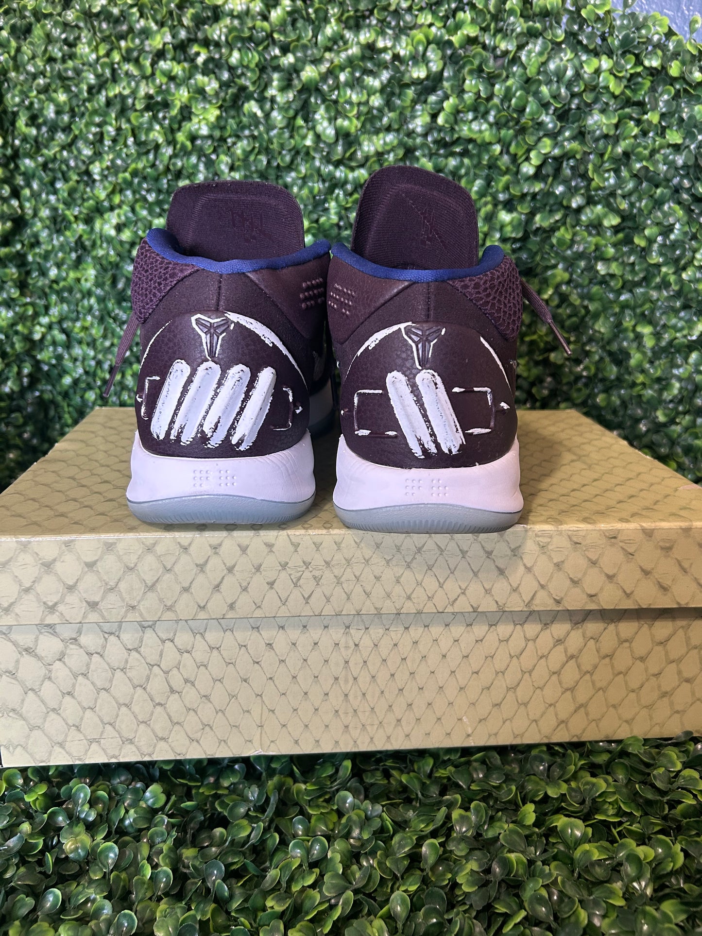 Nike kobe AD size 10