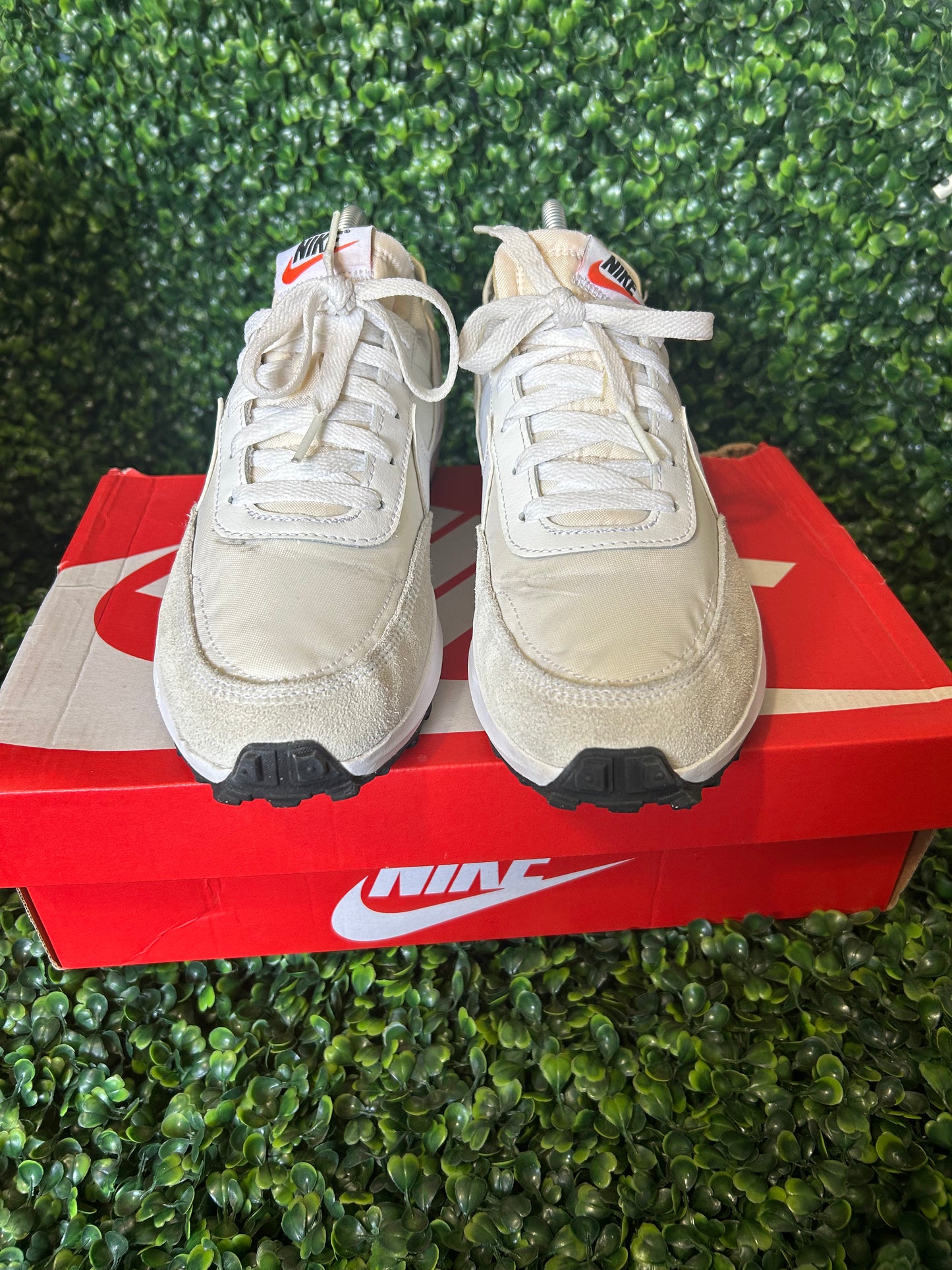 Nike waffle size 8.5 wmns