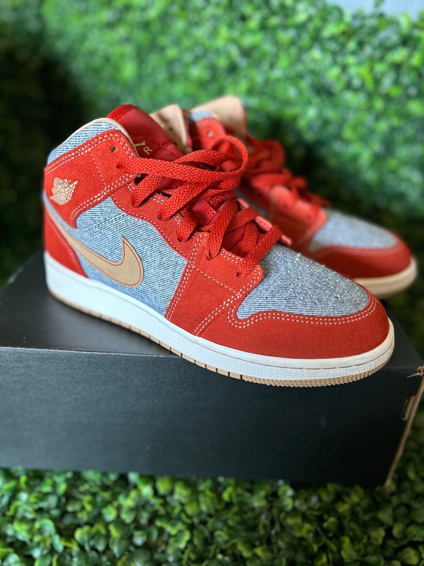 Jordan 1 mid size 6y