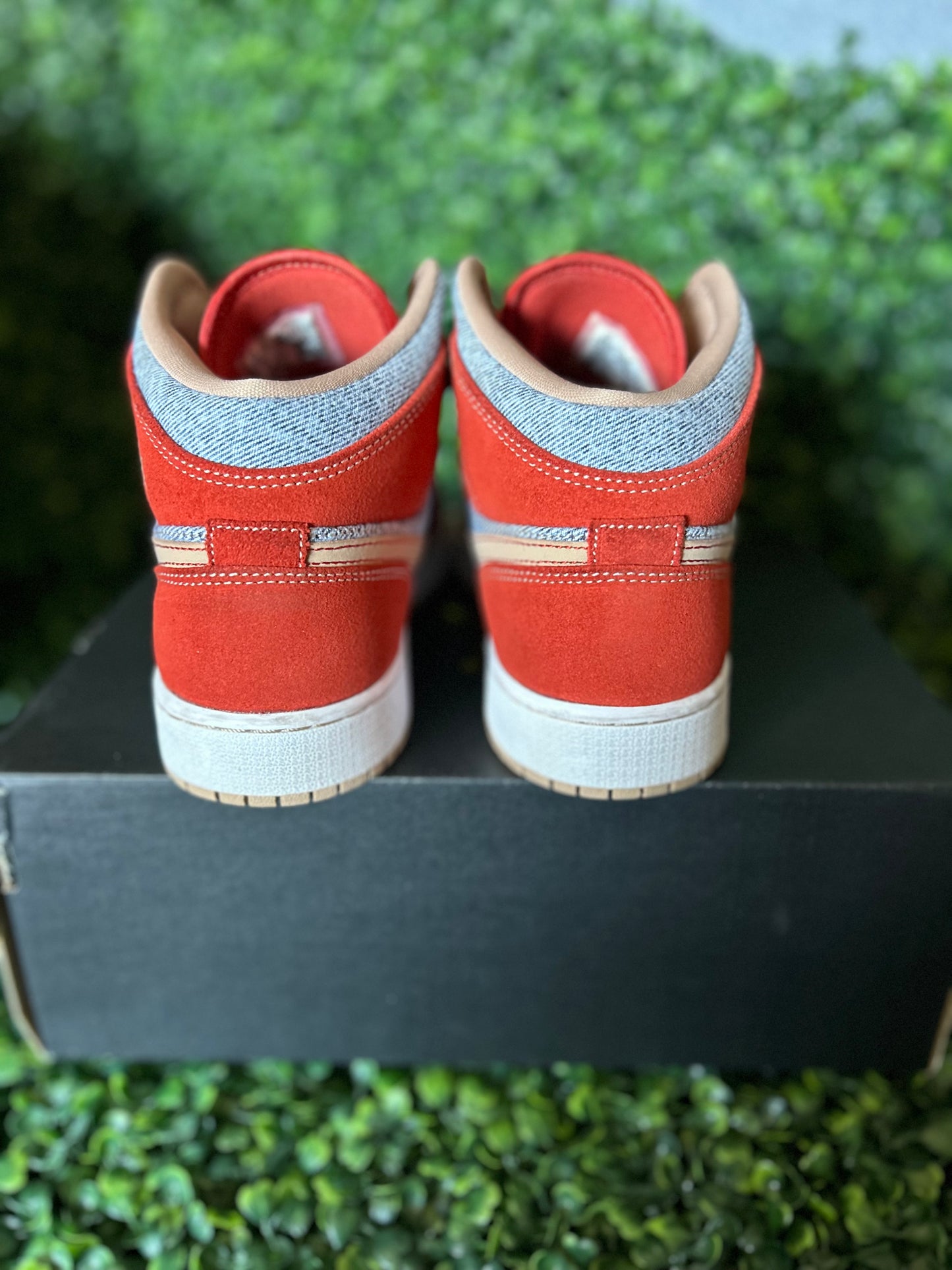 Jordan 1 mid size 6y
