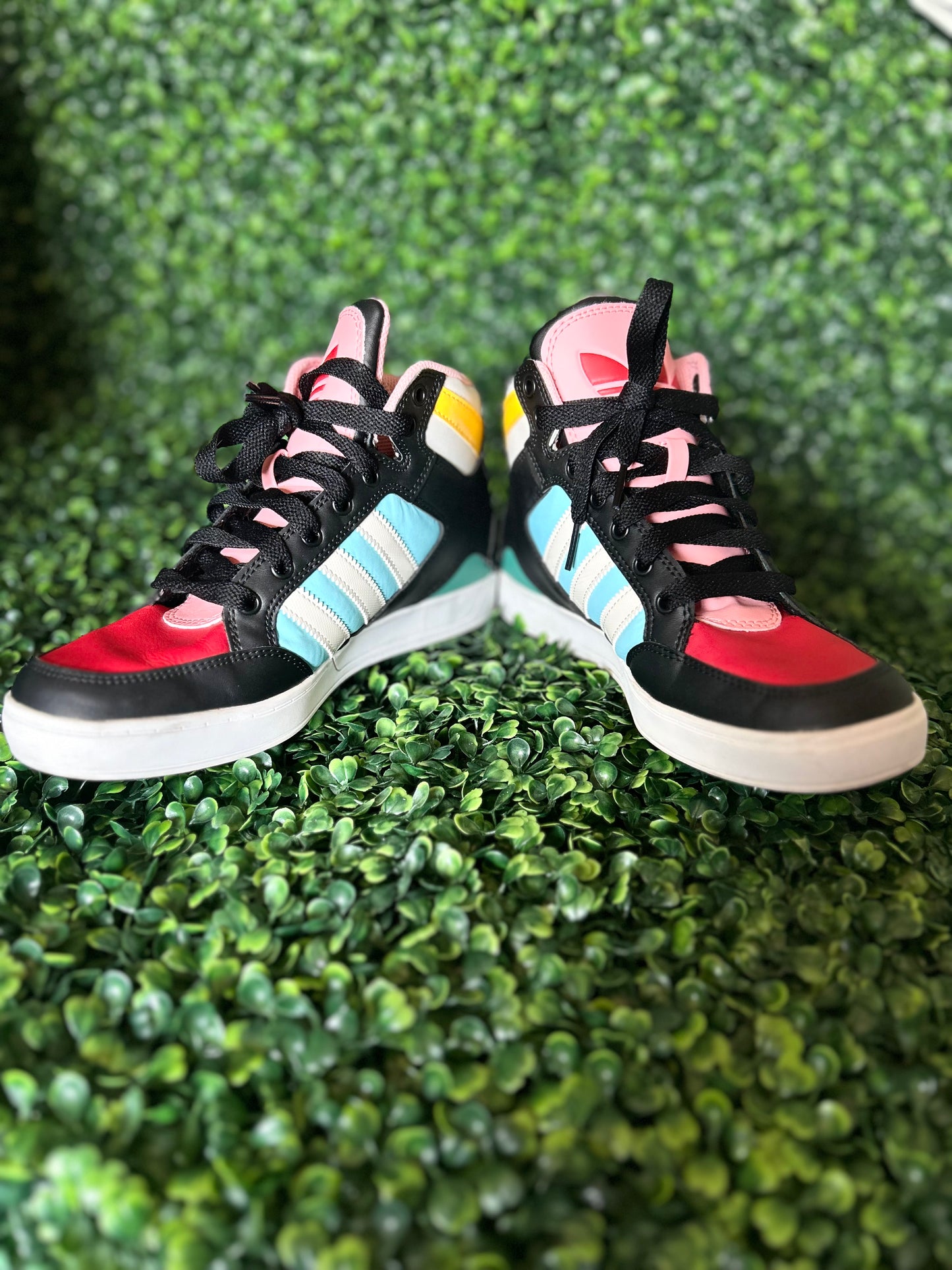 Adidas hard court size 6y