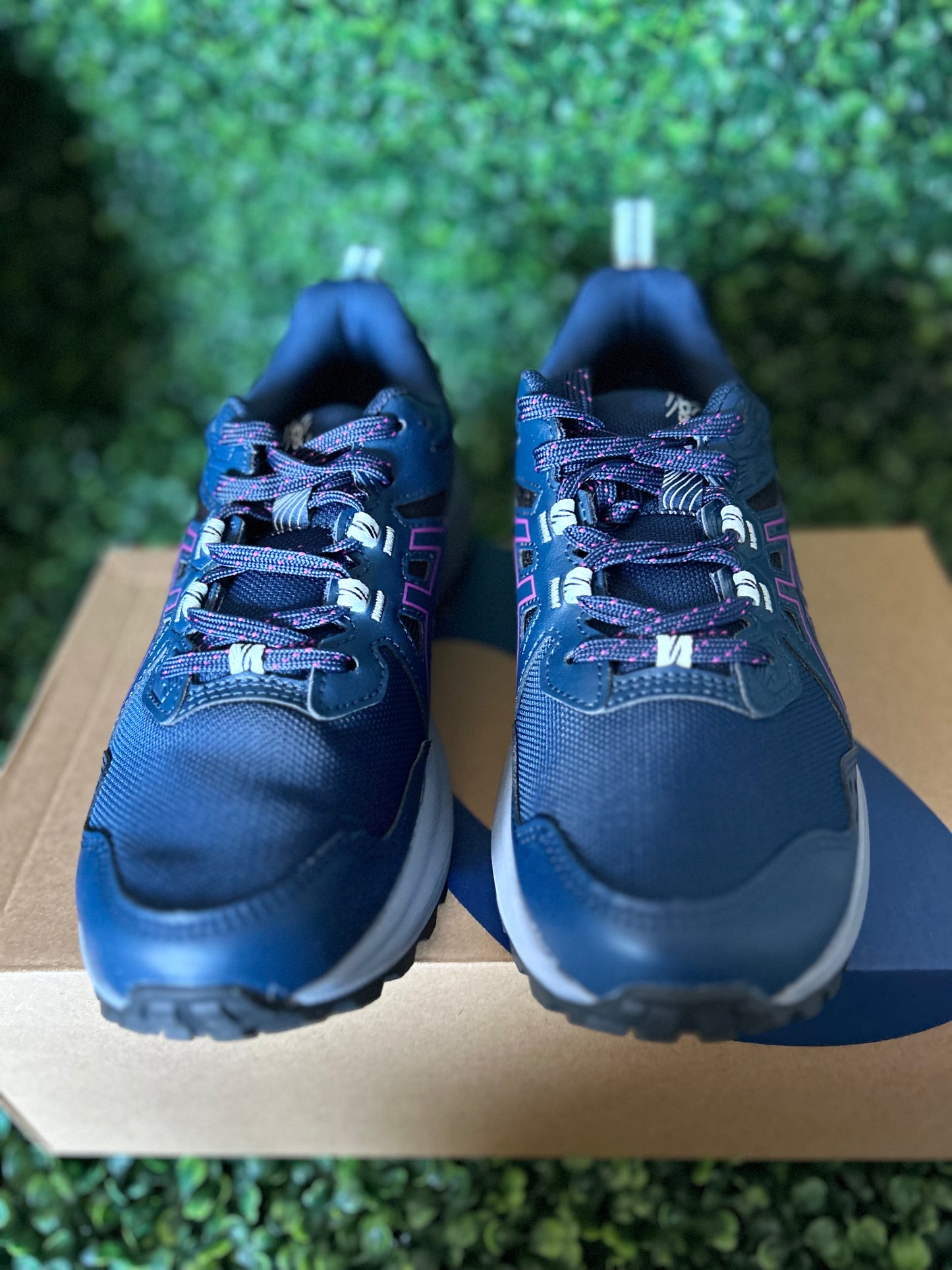 Asics trail scout size 8 wmns