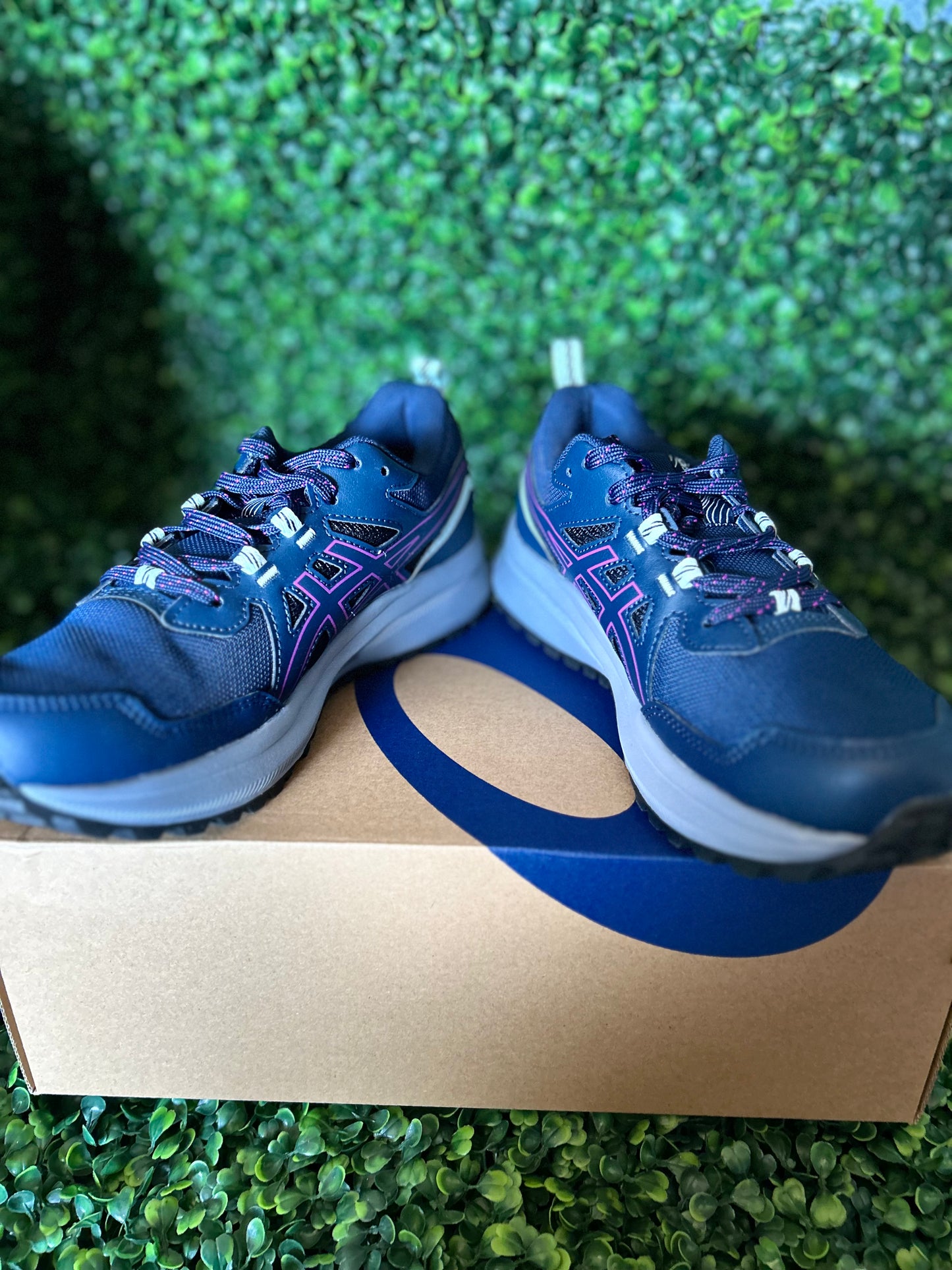 Asics trail scout size 8 wmns