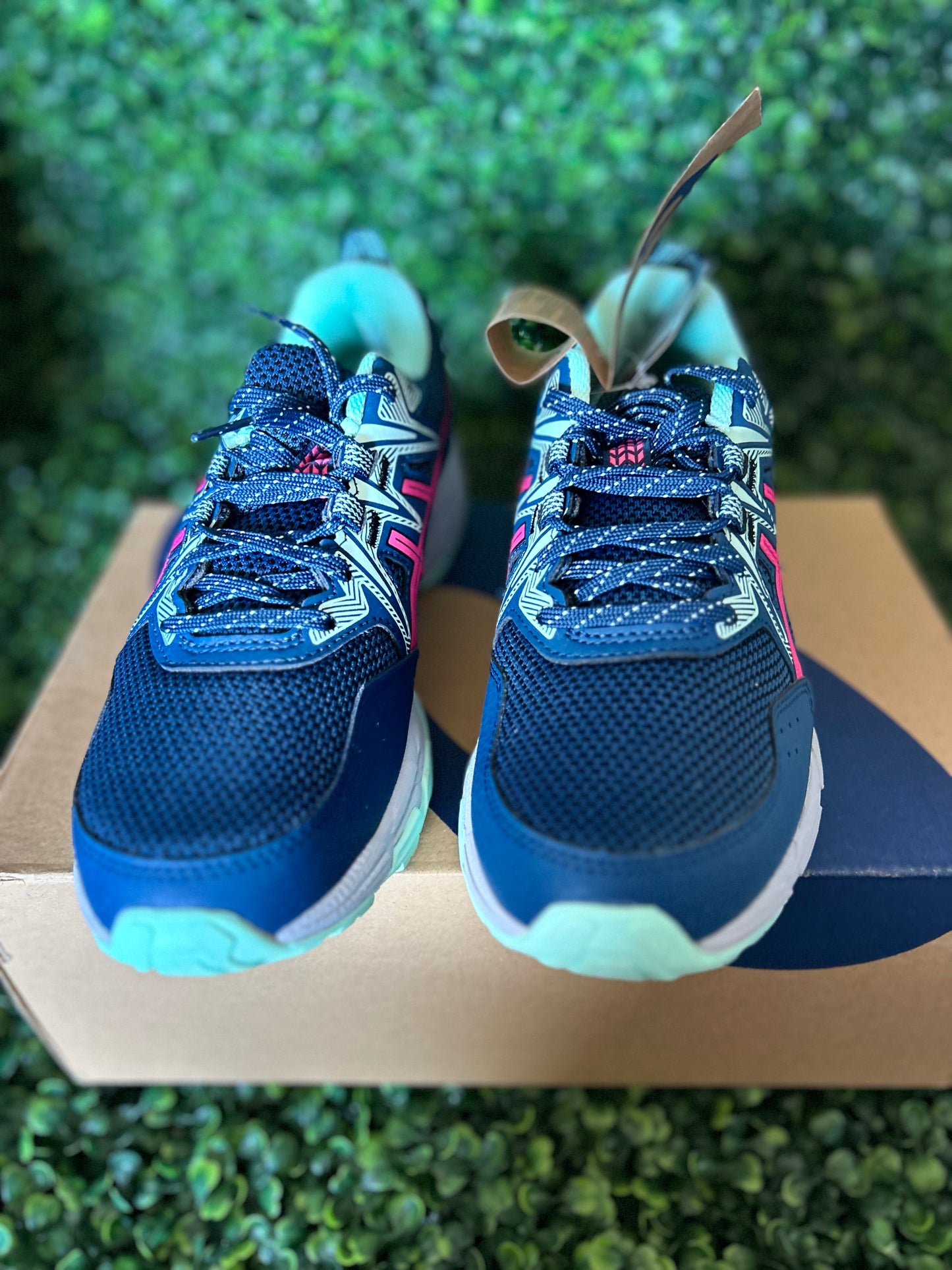 Asics venture size 7 wmns