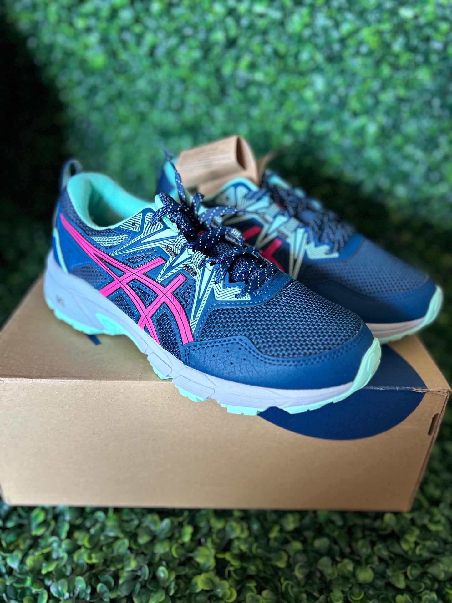 Asics venture size 7 wmns