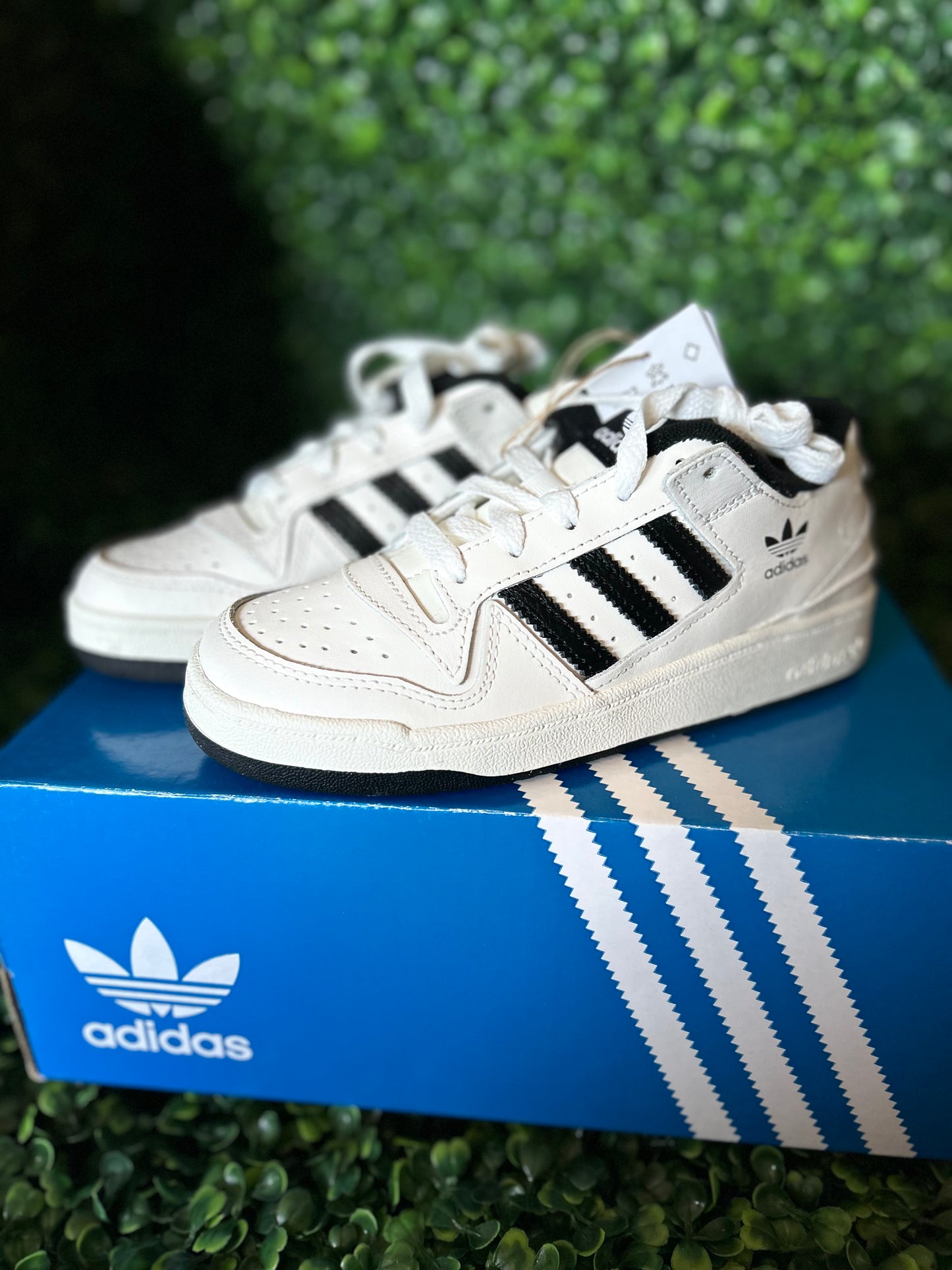 Adidas forum size 10.5k, 12k, 1y