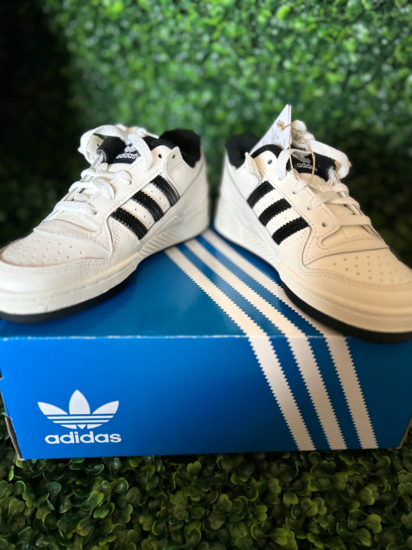 Adidas forum size 10.5k, 12k, 1y