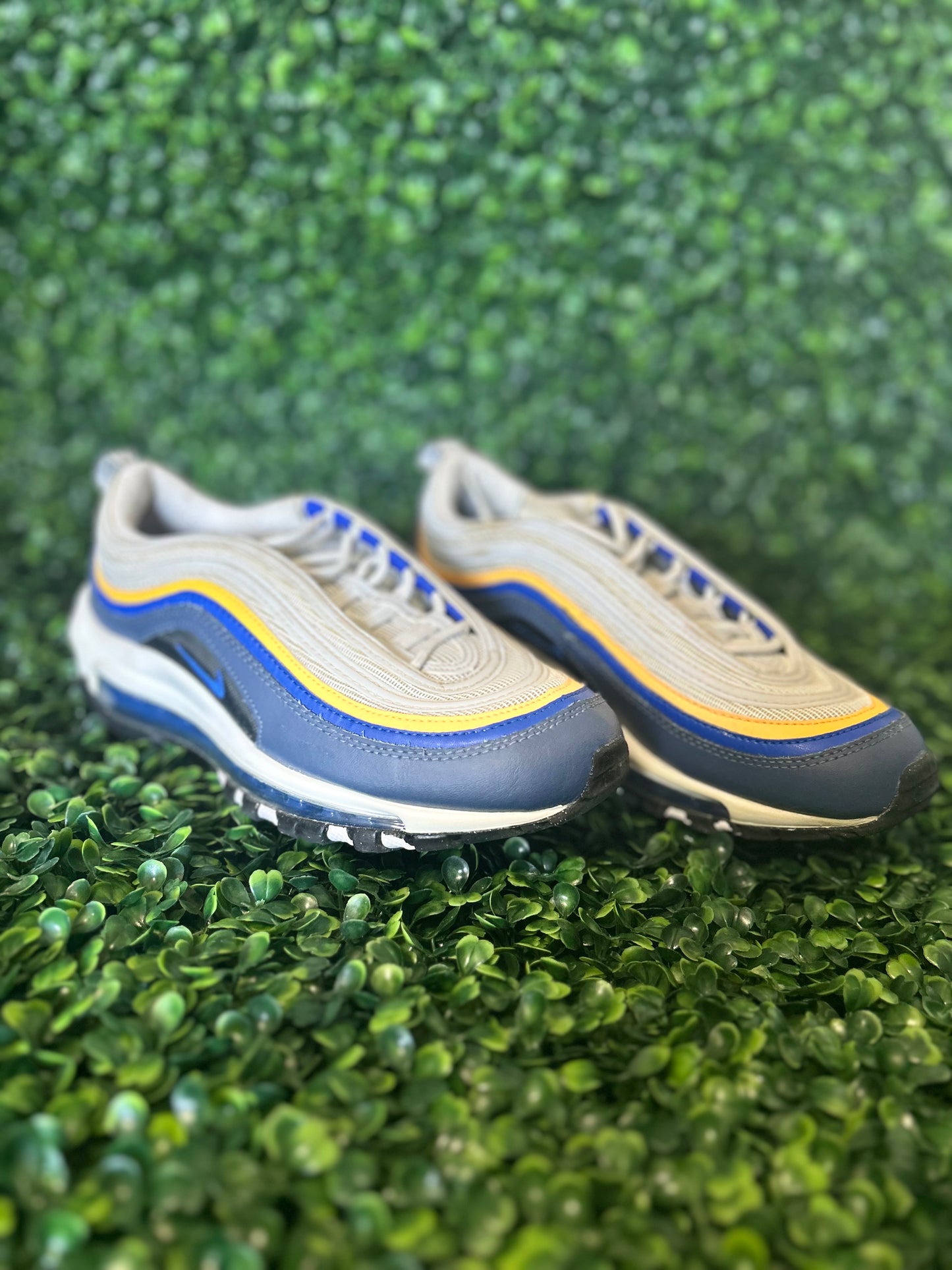 Nike air max size 7y