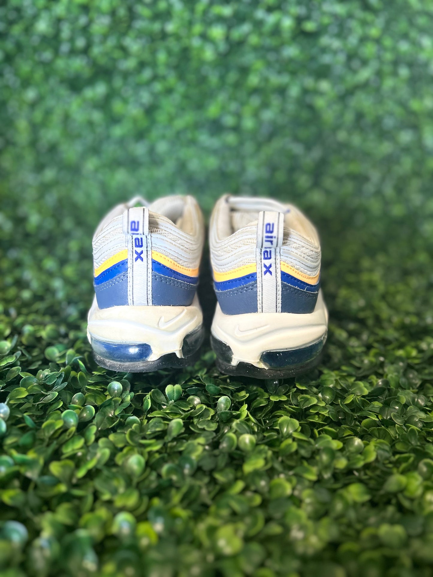 Nike air max size 7y