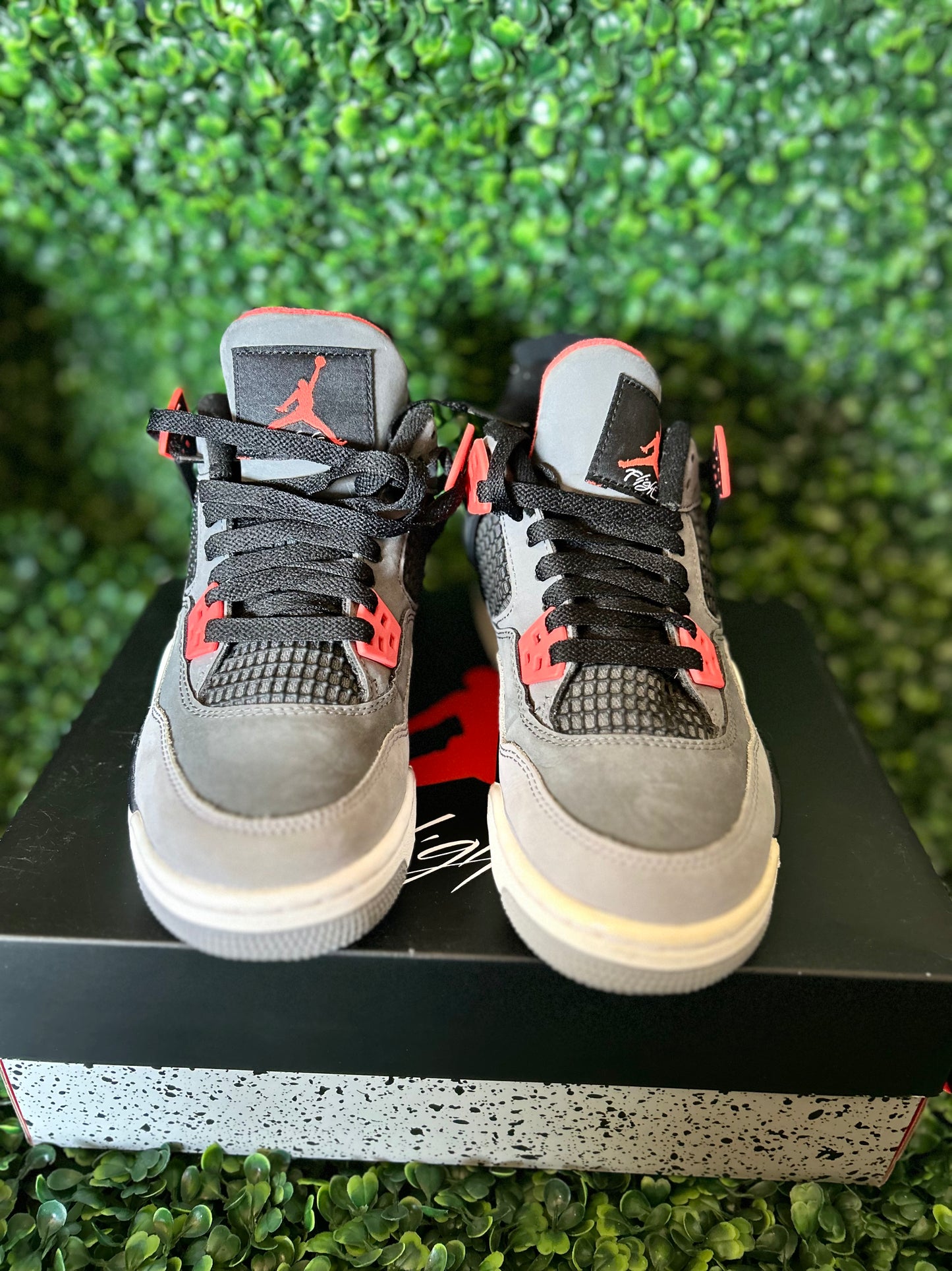 Jordan 4 size 4y