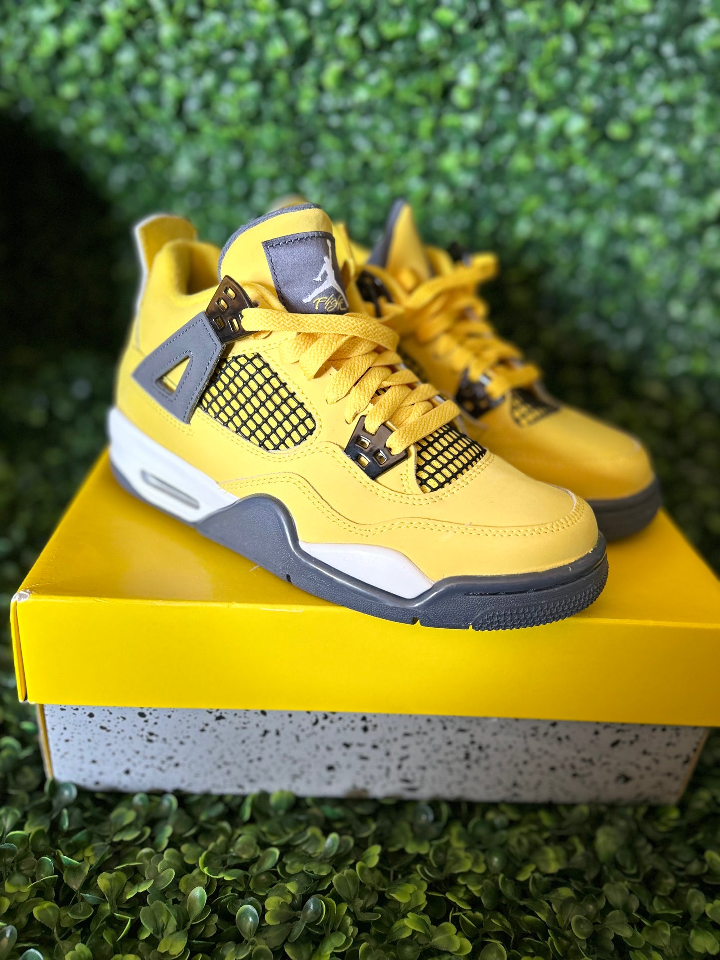 Jordan 4 size 4.5y