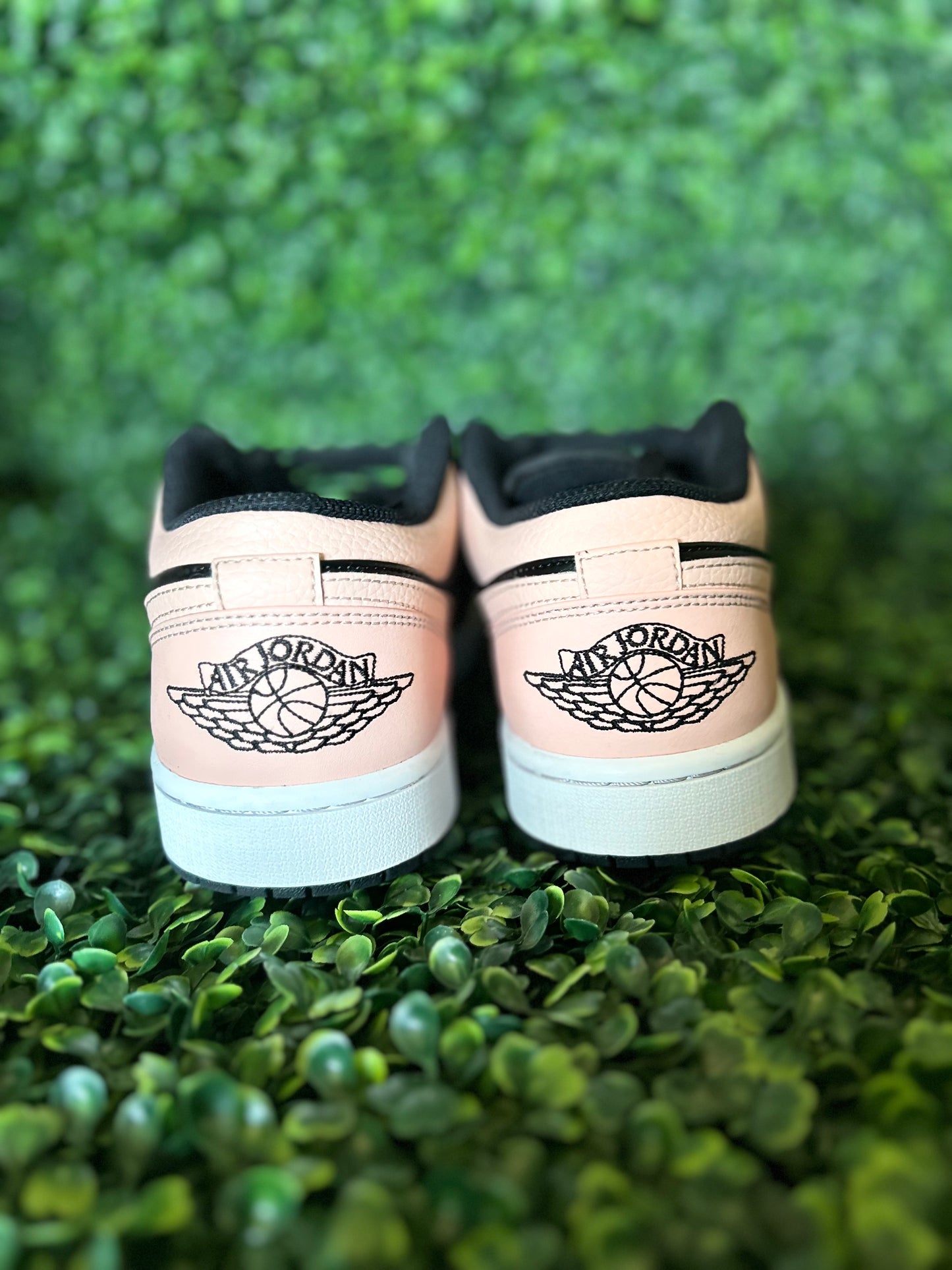 Jordan 1 low size 9