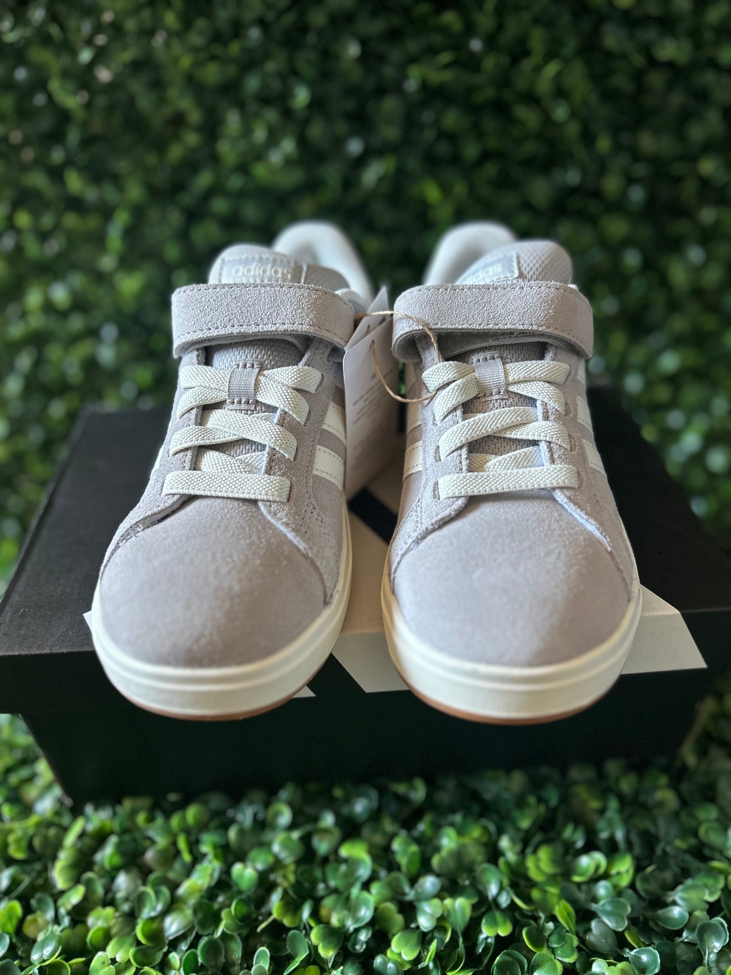 Adidas grand court