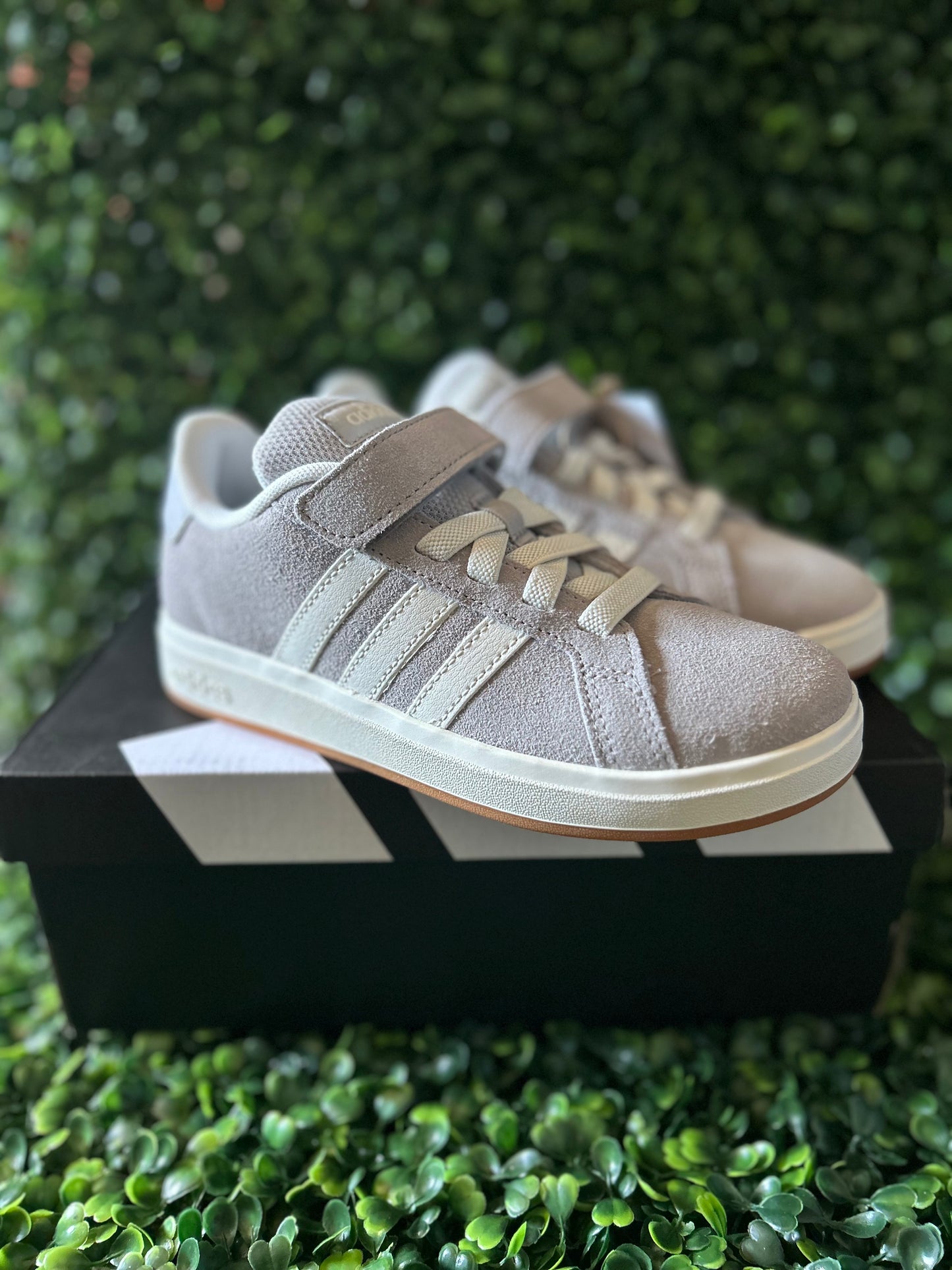 Adidas grand court