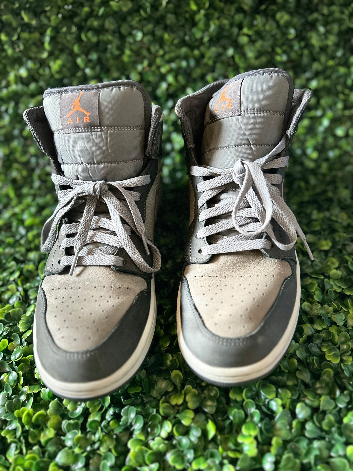 Jordan 1 mid