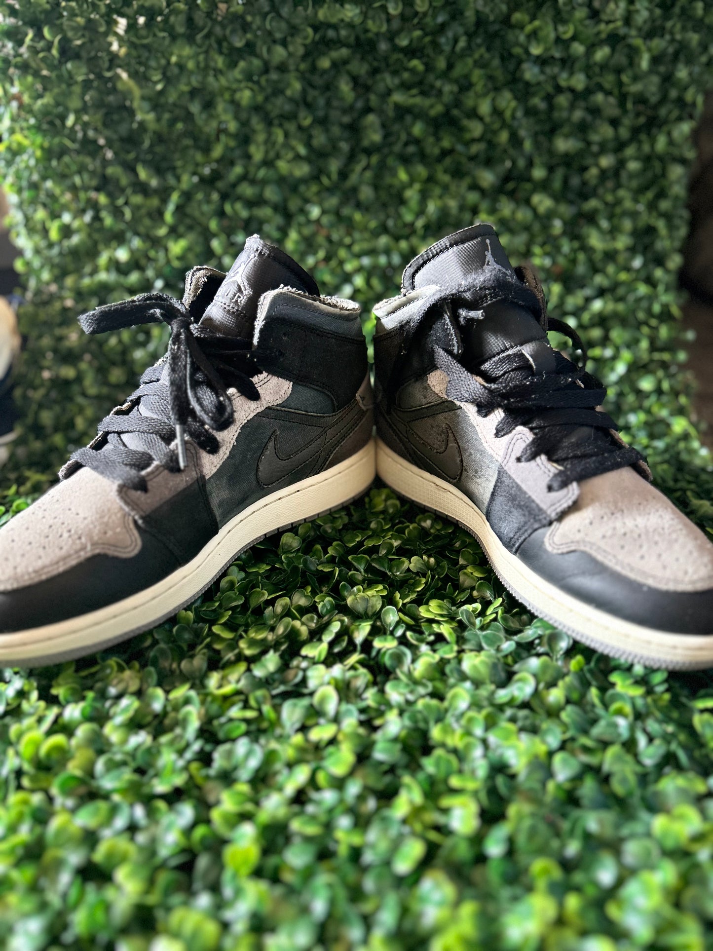 Jordan 1 mid