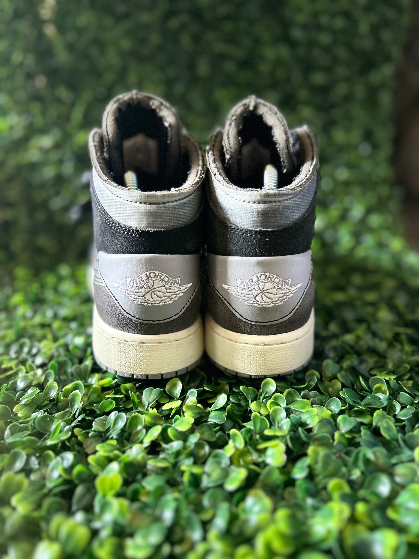 Jordan 1 mid