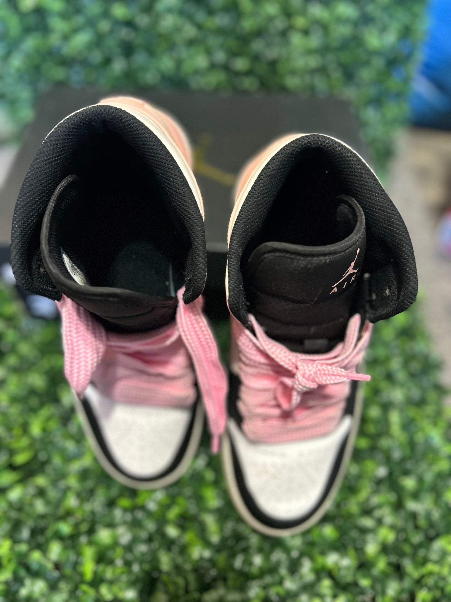 Jordan 1 mid