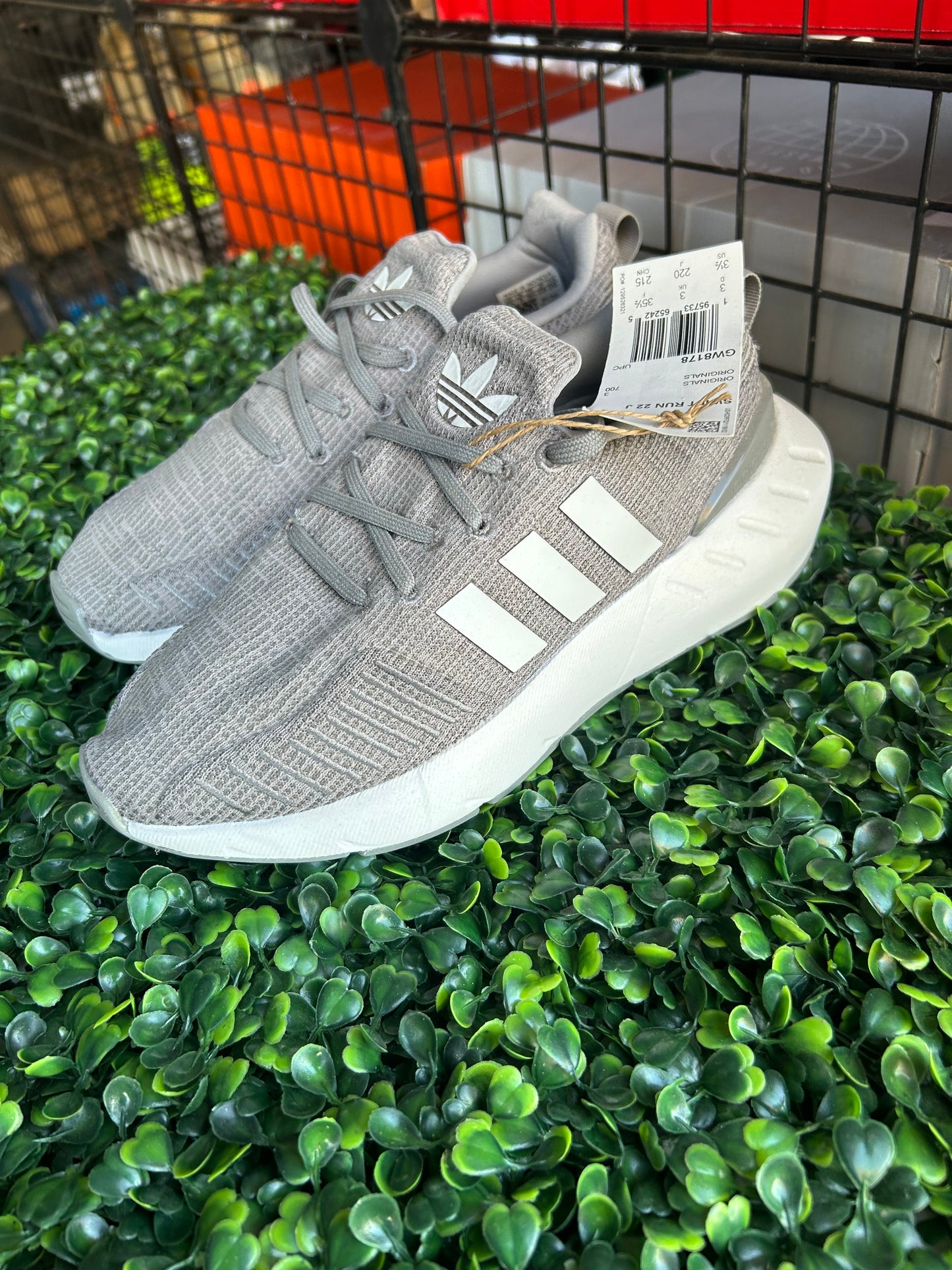 Adidas swift run size 3.5