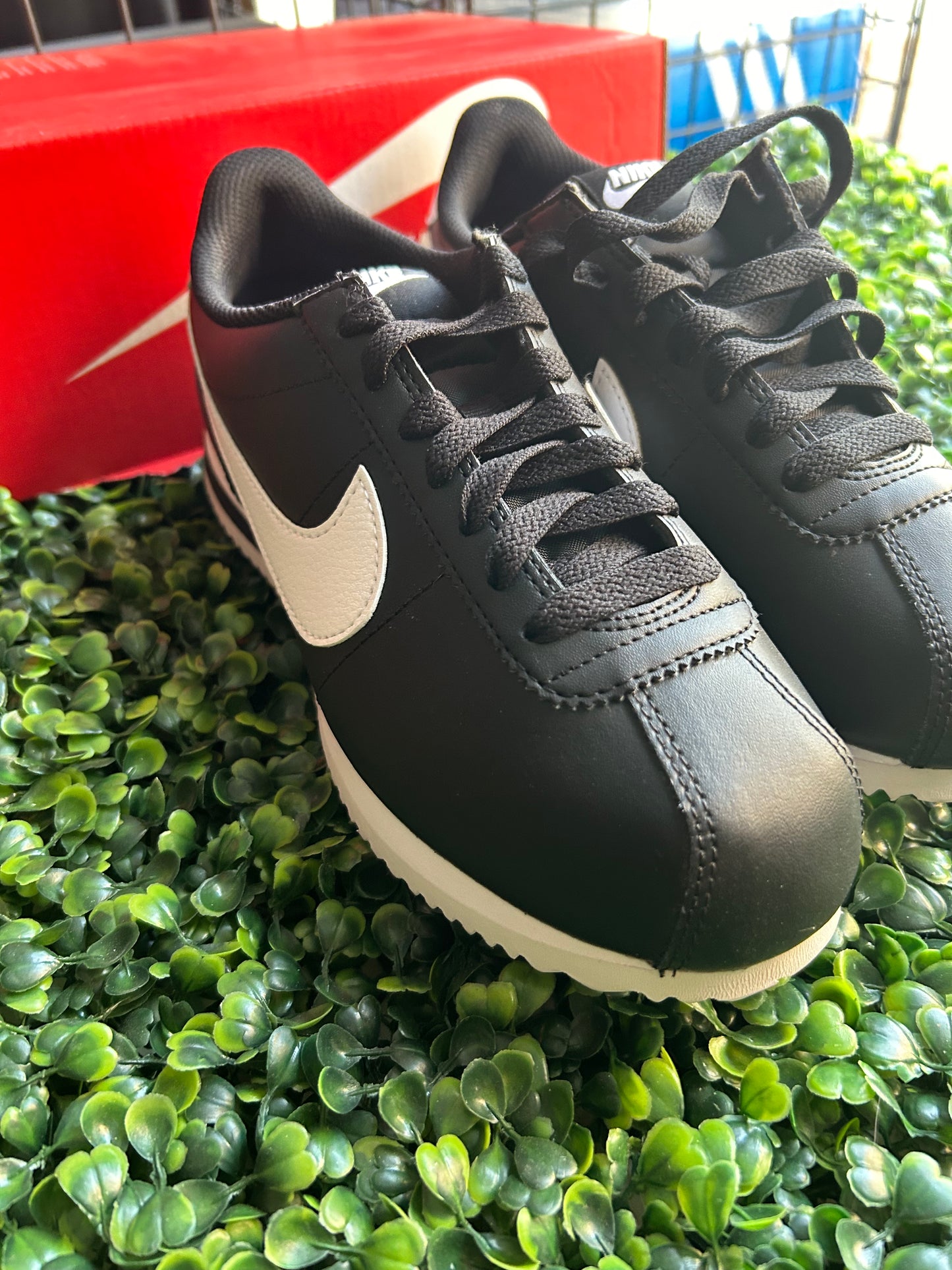 Nike Cortez size 6.5wmn/4 men