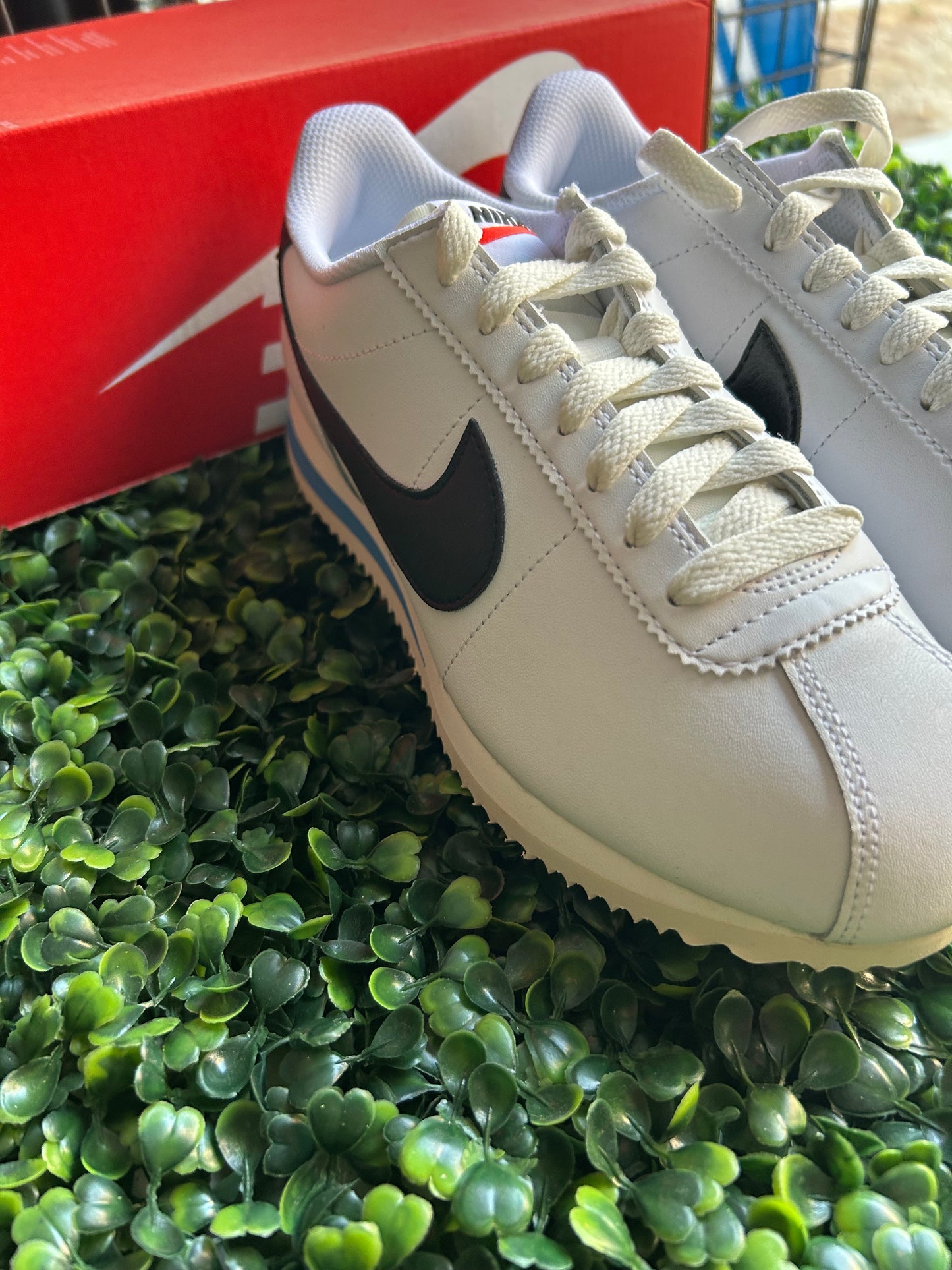 Nike cortez size 6.5 wmn/4 men