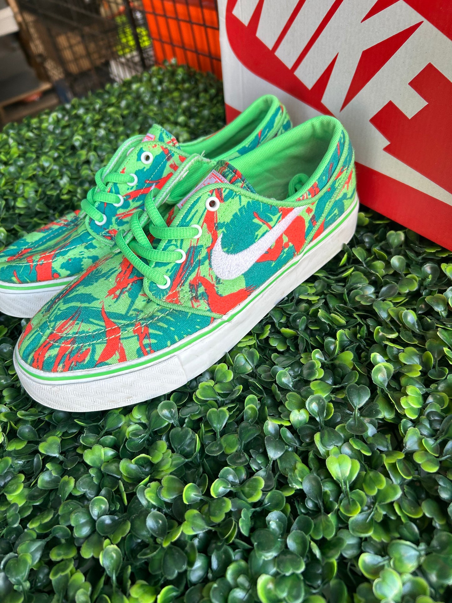 Nike stefan janoski size 4