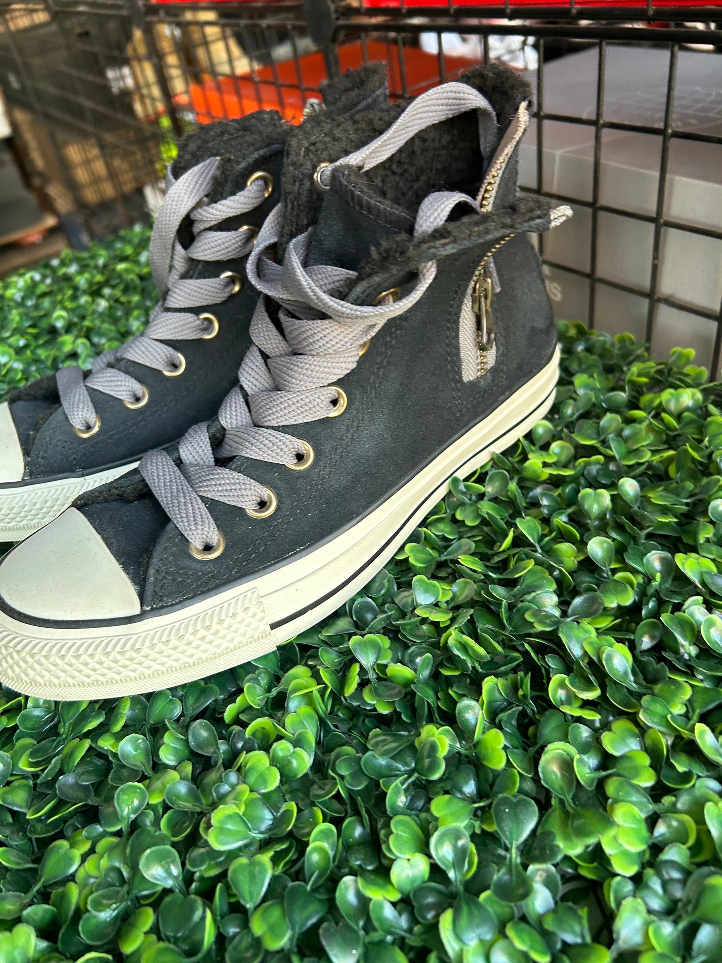 Converse black suede size 4