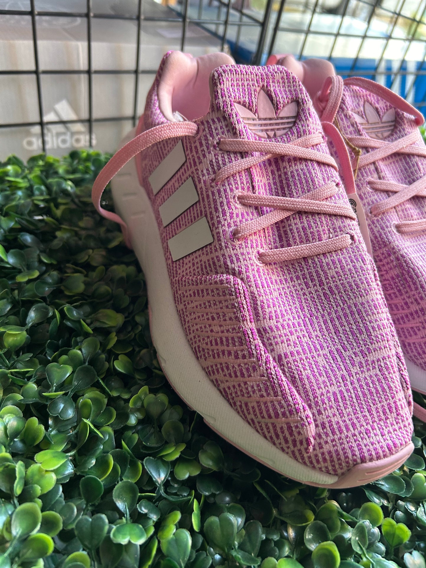 Adidas swift run size 4