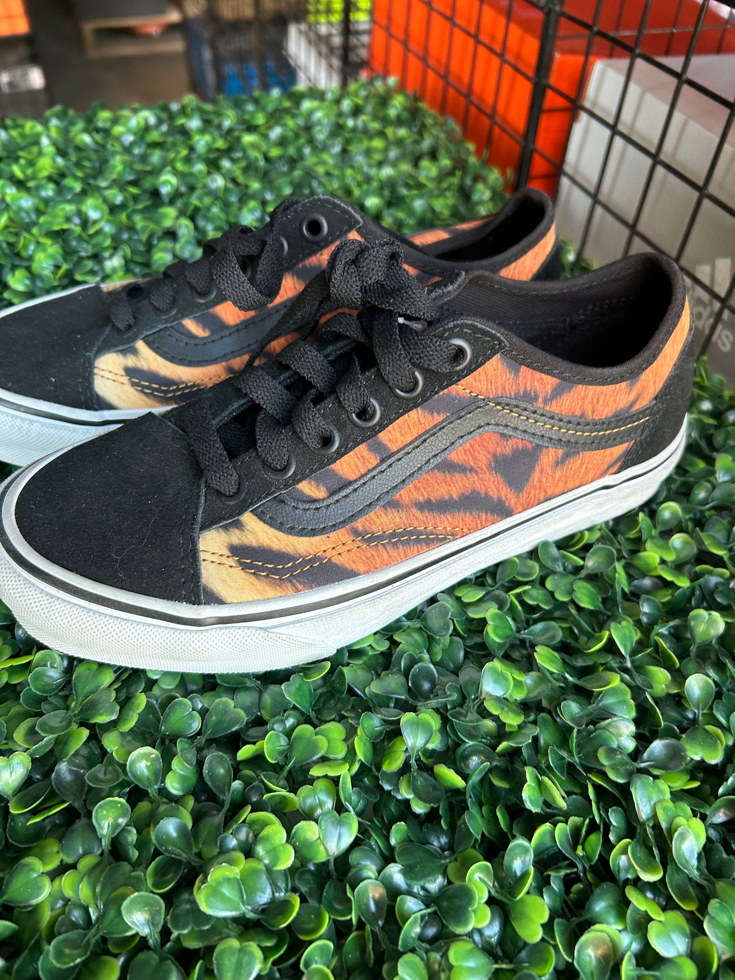 Vans tiger old skool tapered size 4.5