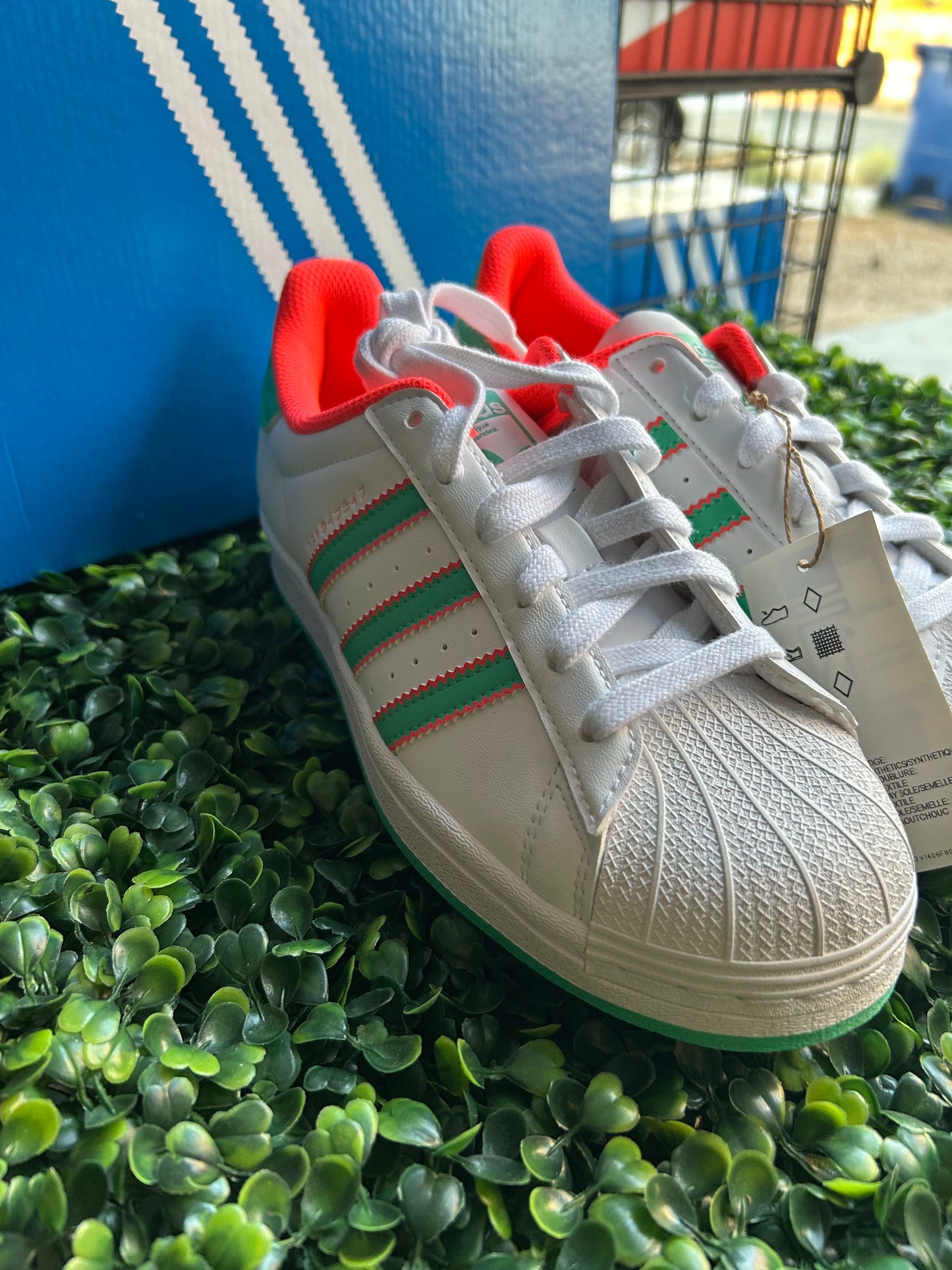 Adidas superstar J size 5