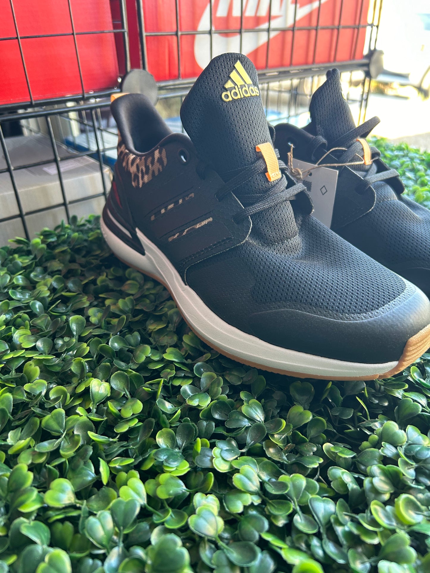 Adidas rapid sport size 4
