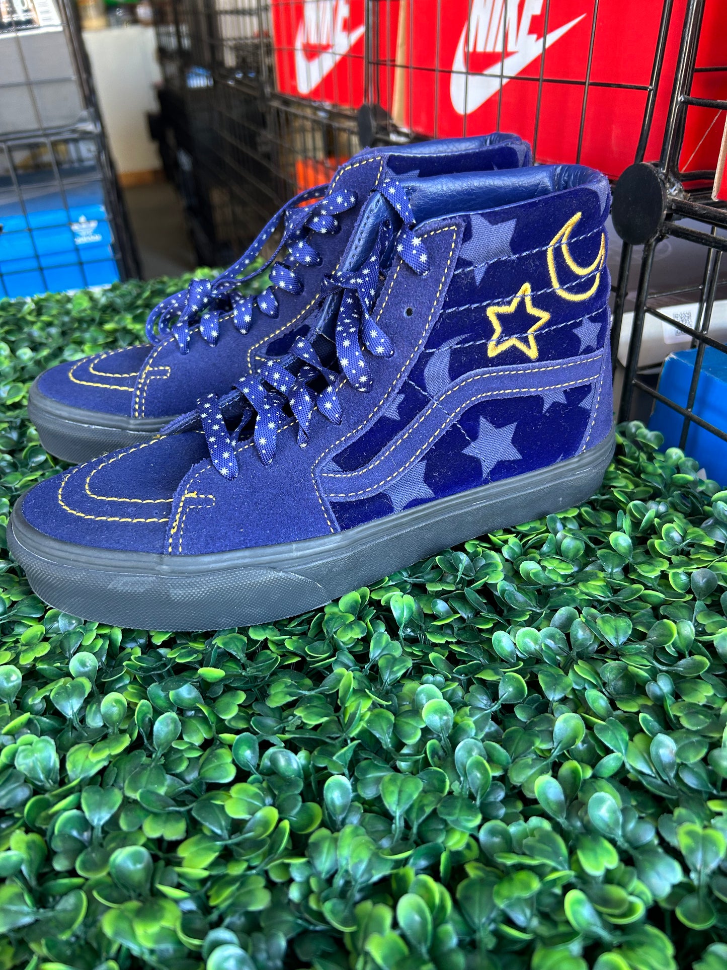 Vans Disney size 5