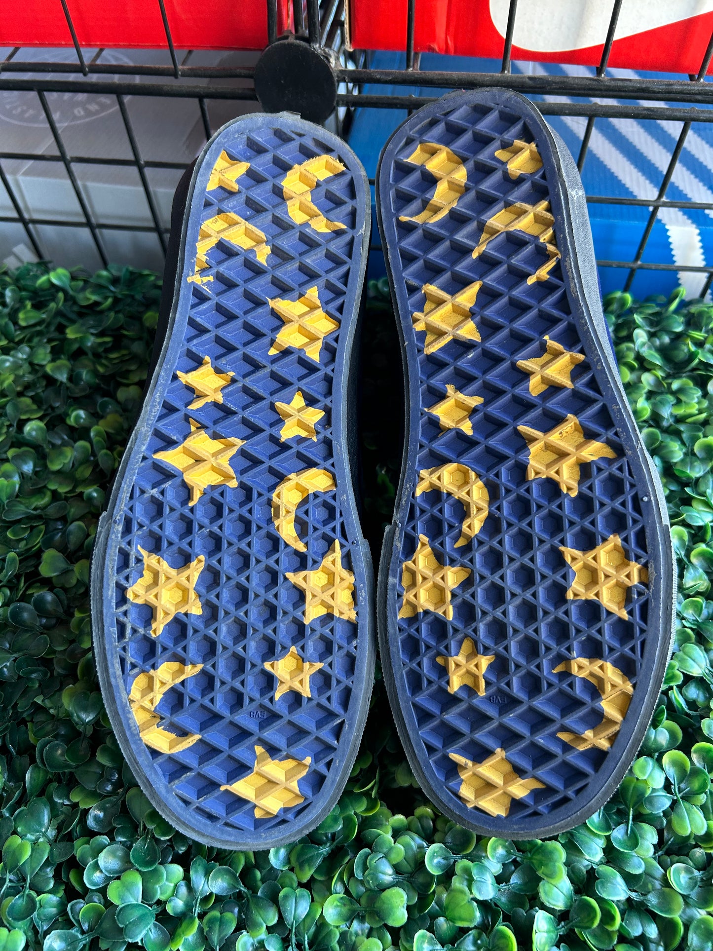 Vans Disney size 5