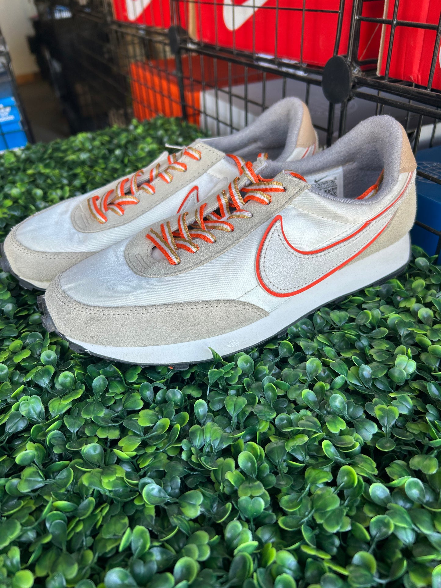 Nike sail rush size 5.5