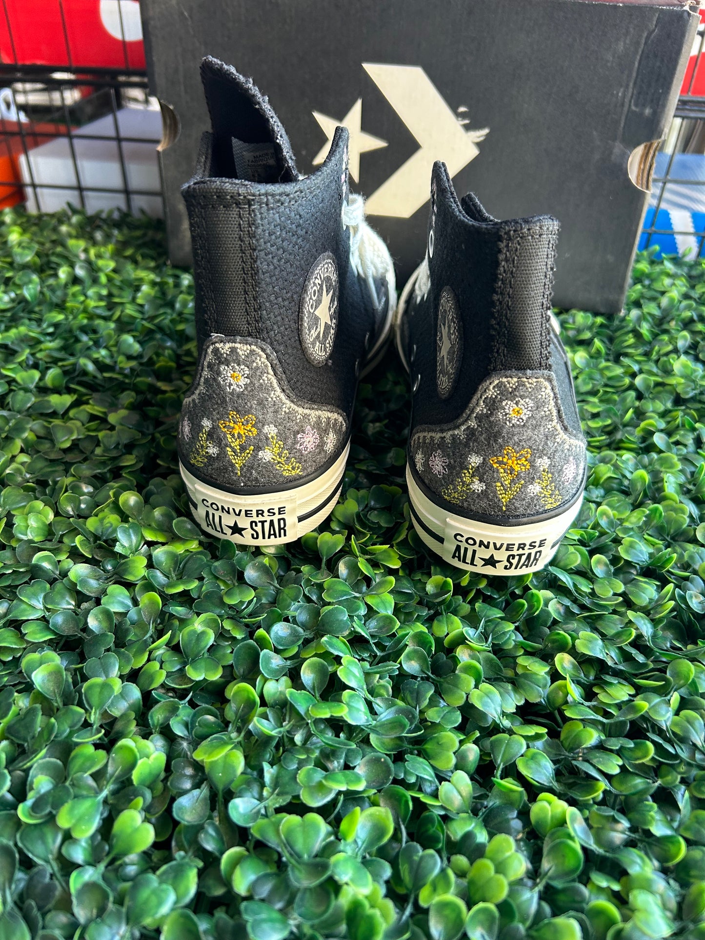 Converse floral embroidery size 5.5