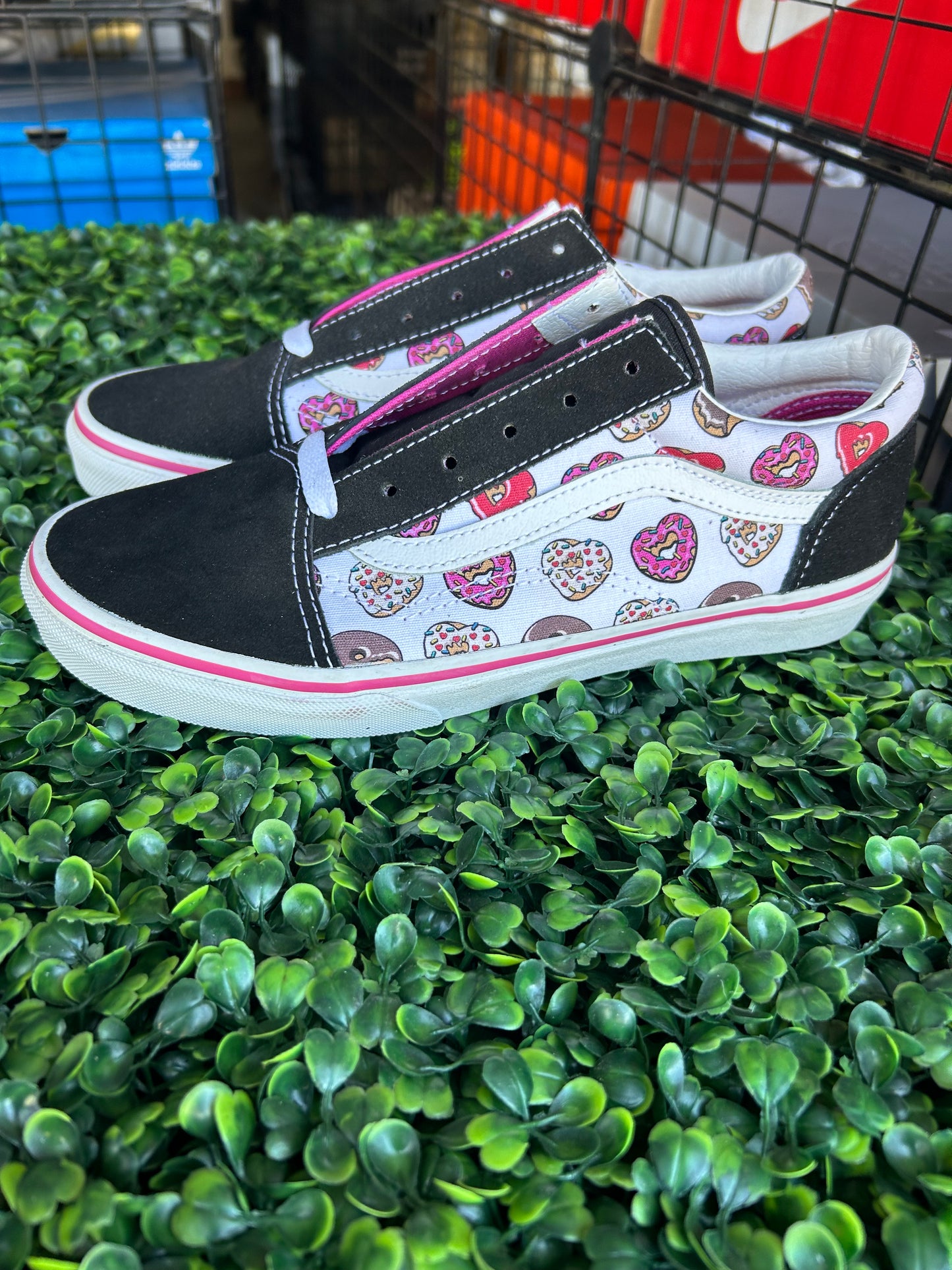Vans donut size 6
