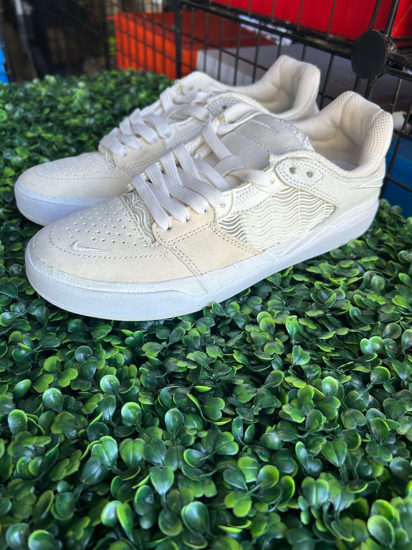 Nike ishod wair size 5.5