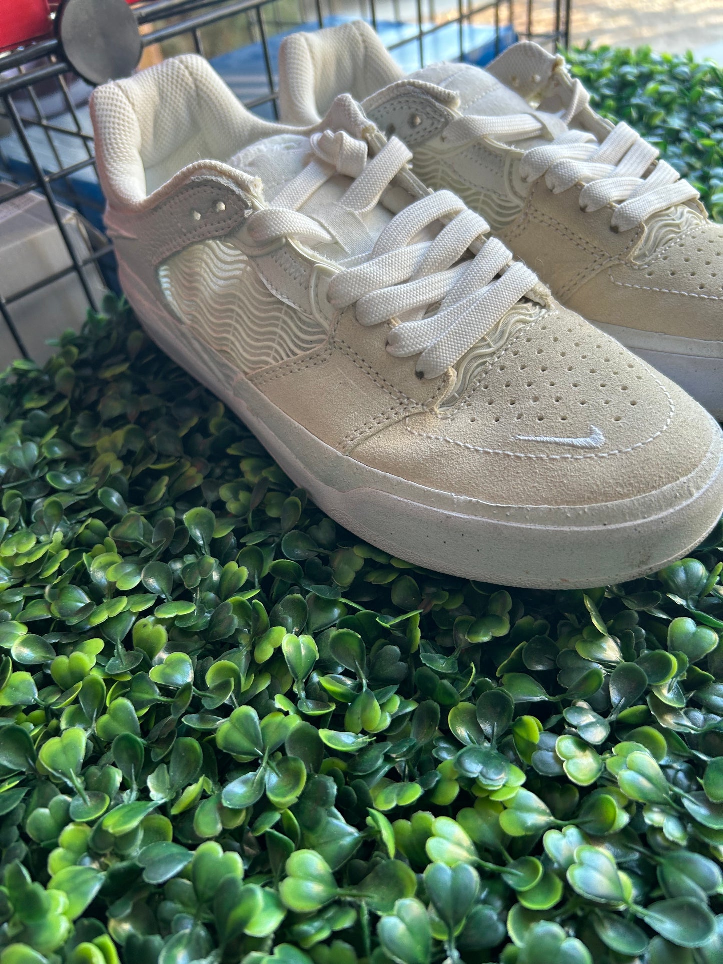 Nike ishod wair size 5.5