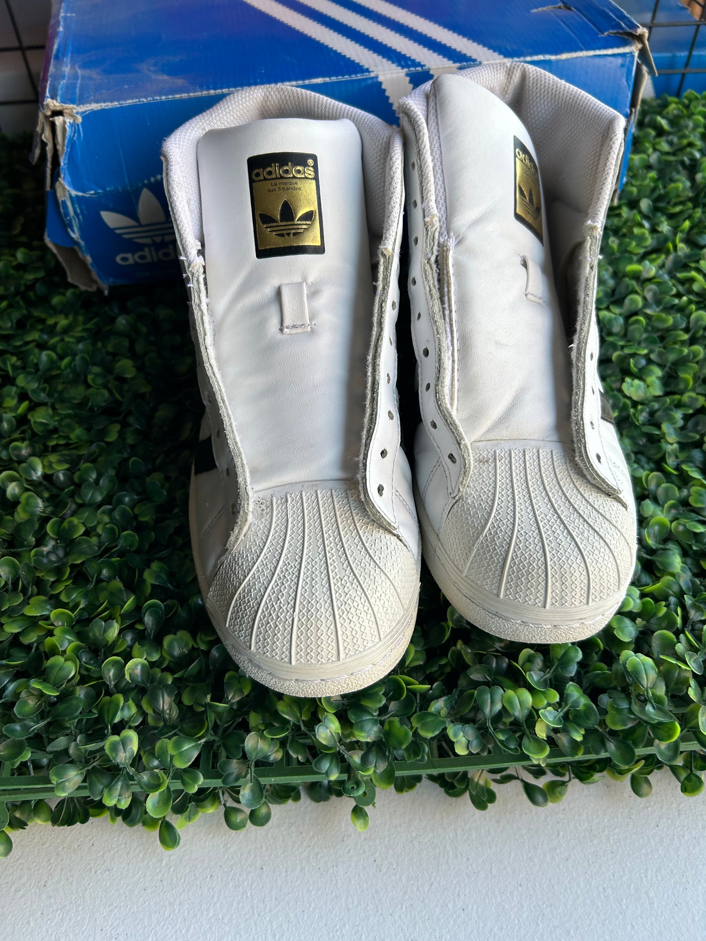 Adidas superstar size 6.5