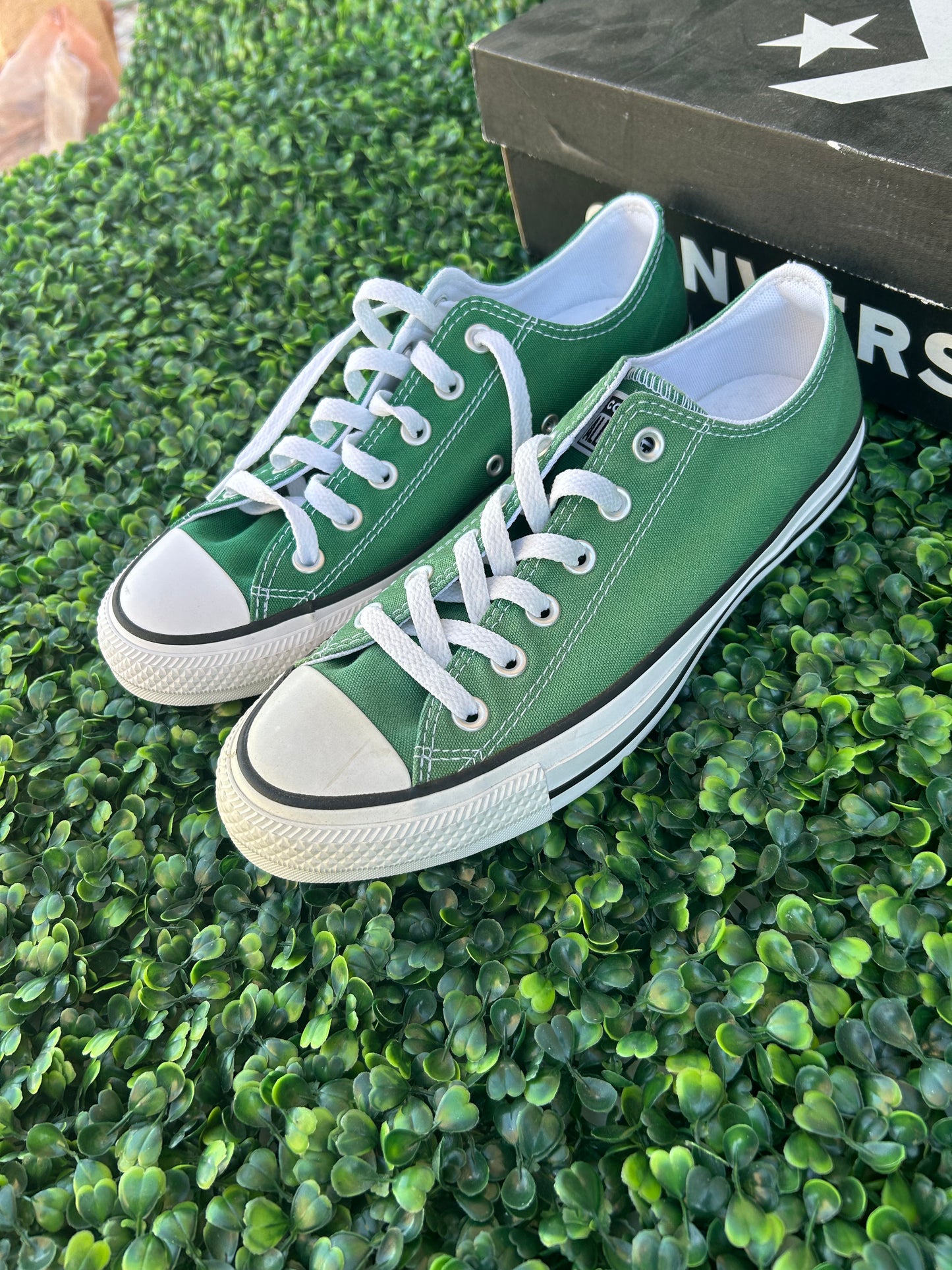 Converse size 7m/9w
