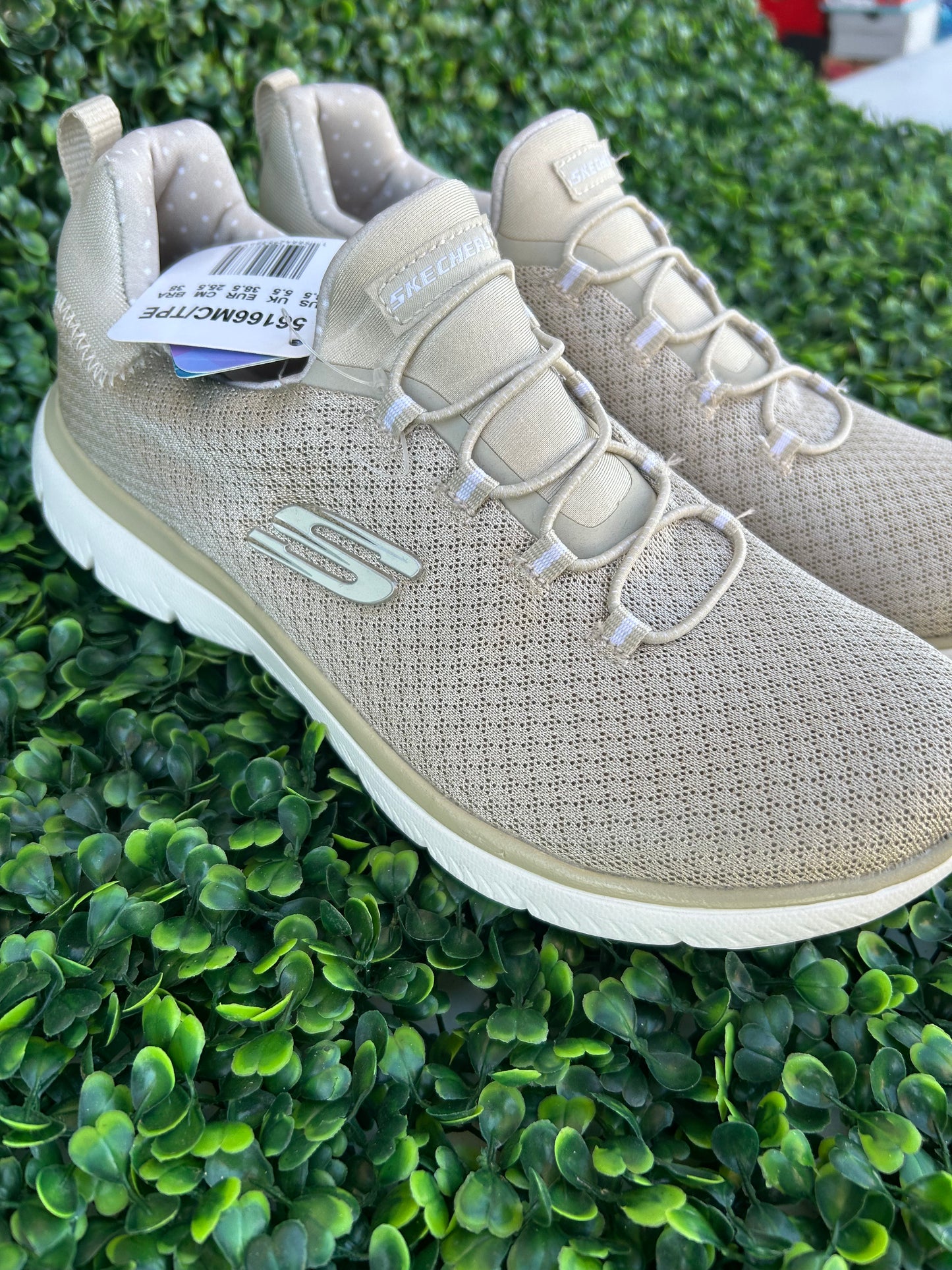 Sketchers slip on size 8.5