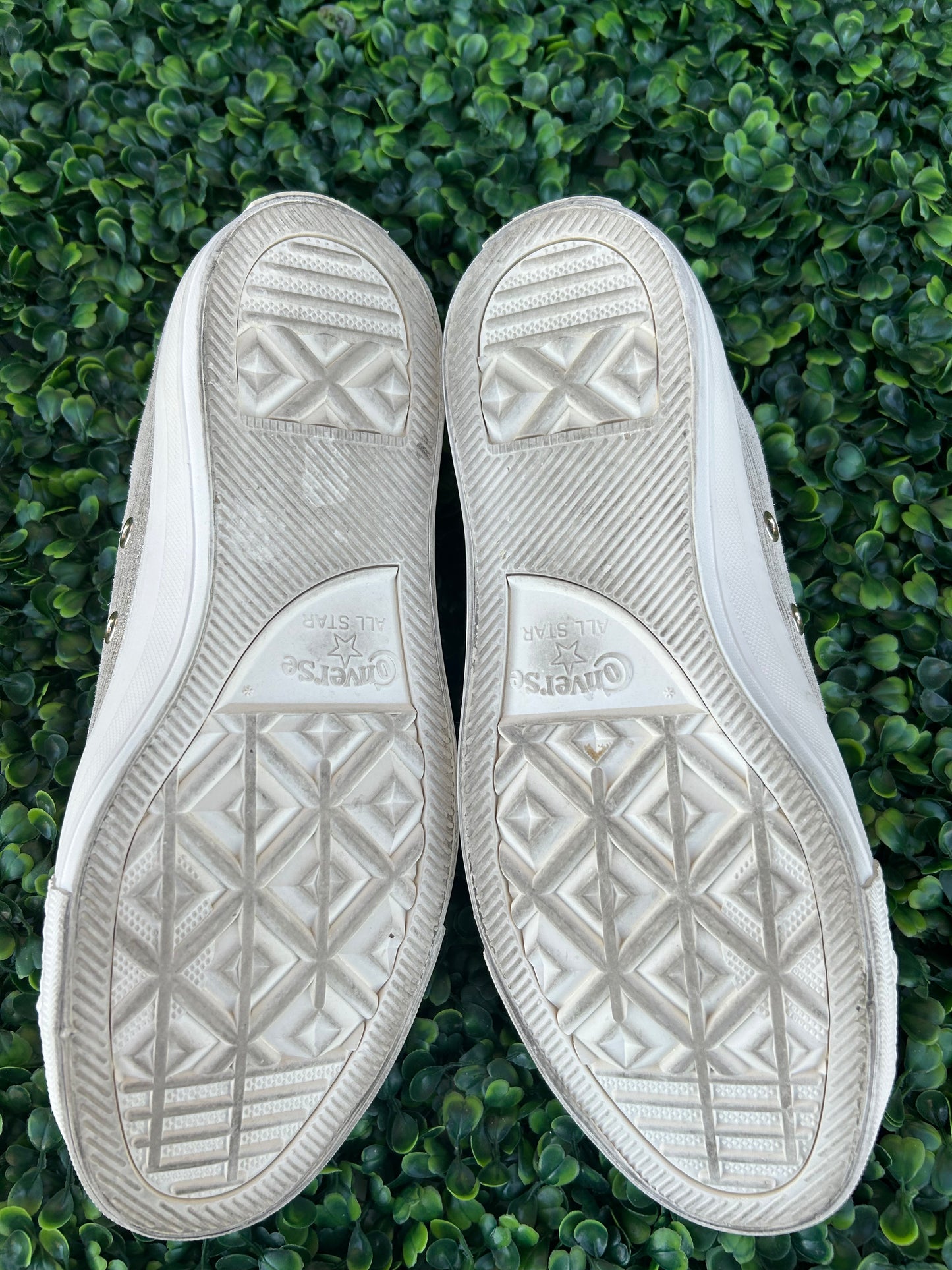 Converse size 8