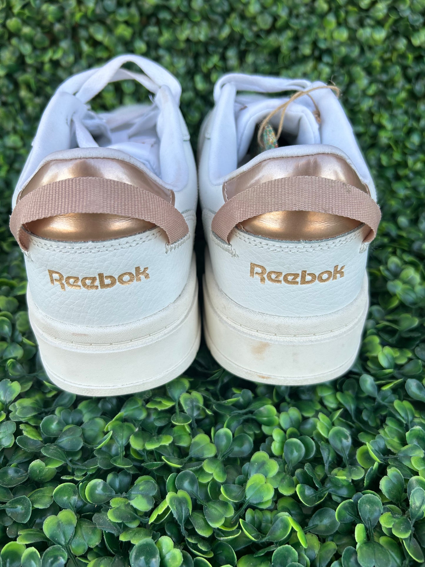 Reebok 8 tech size 8