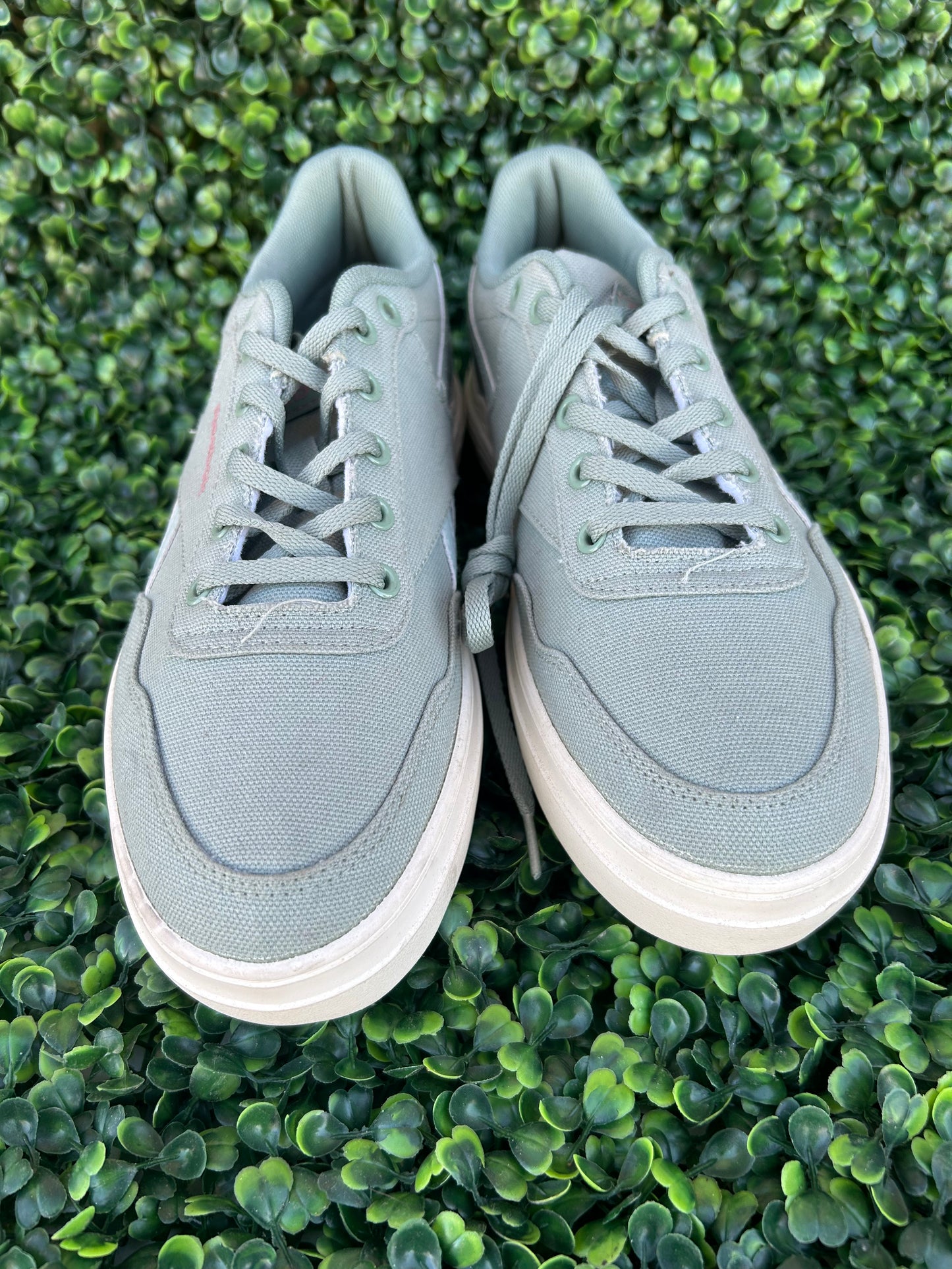 Reebok royal techque size 8.5