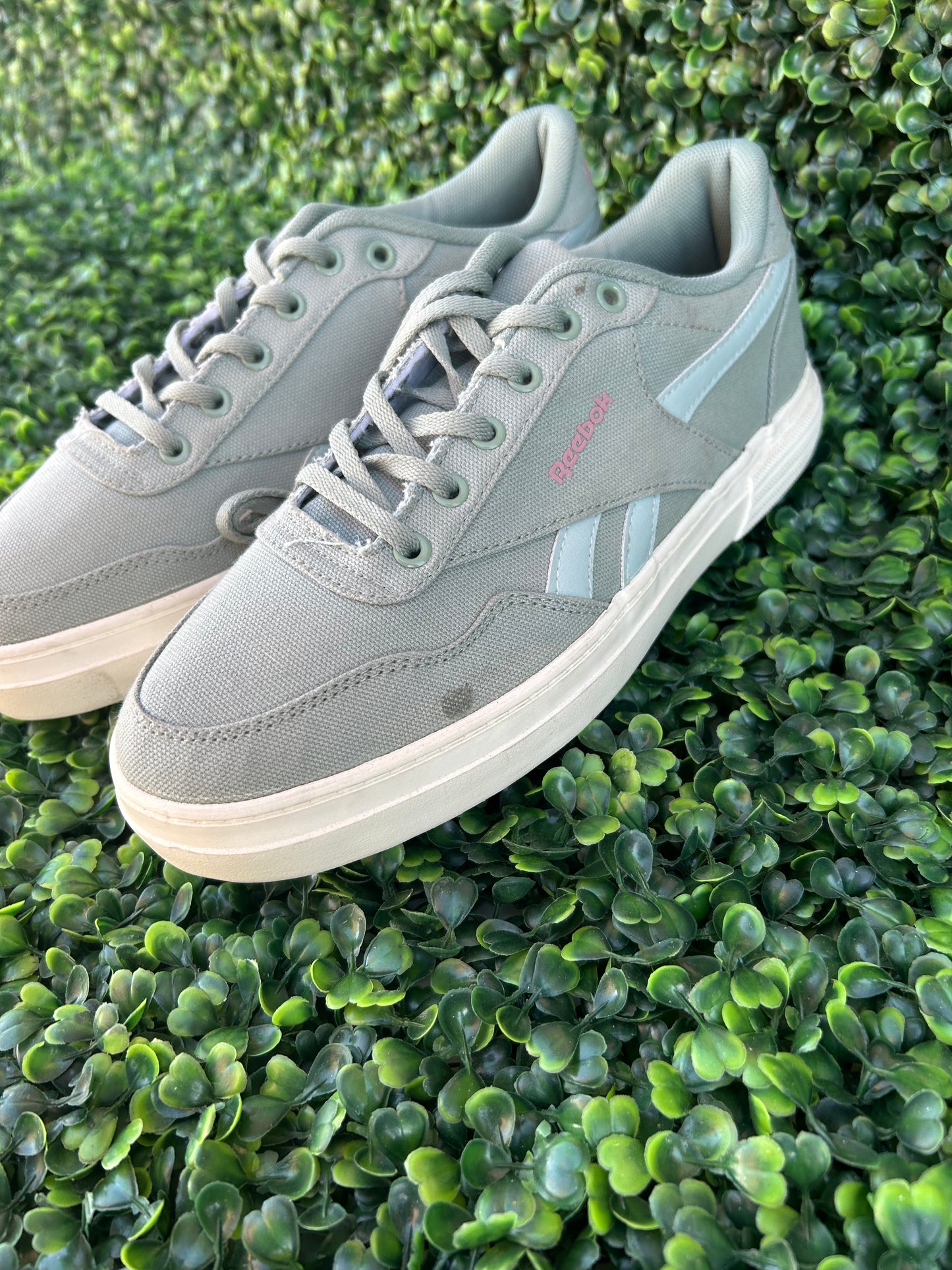 Reebok royal techque size 8.5