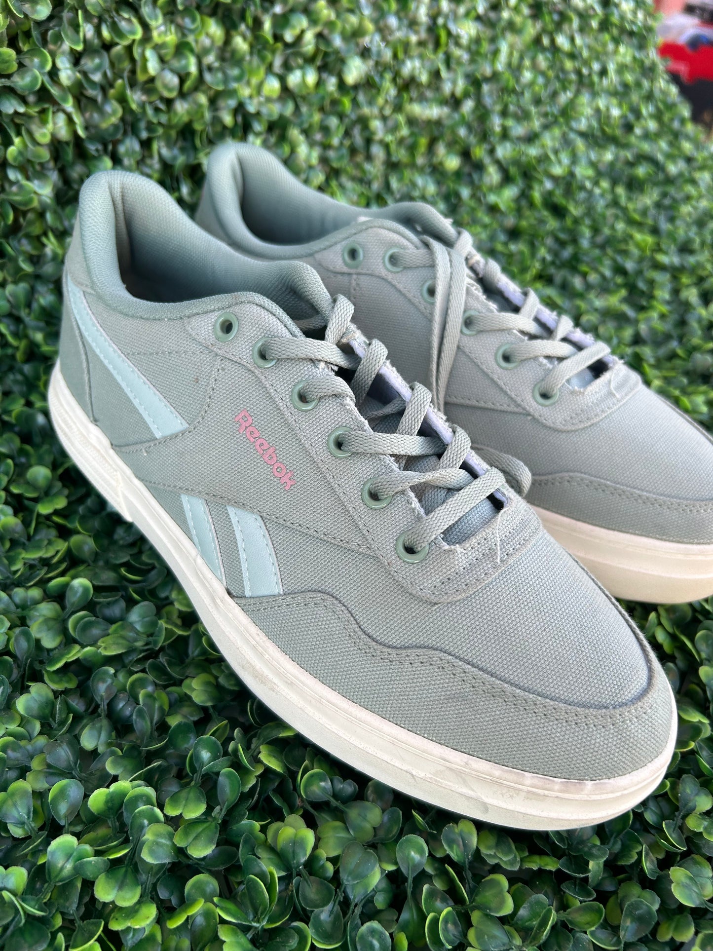 Reebok royal techque size 8.5