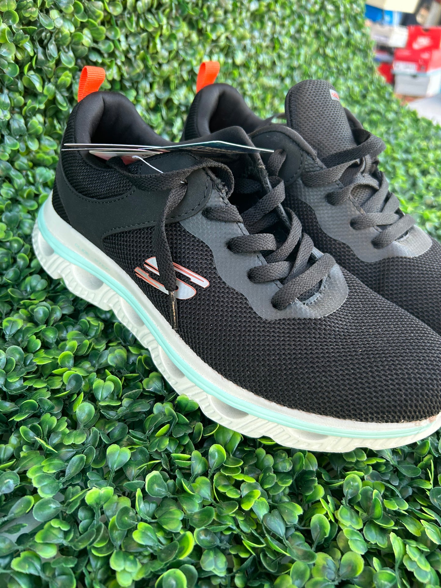 Sketchers glide step size 9w